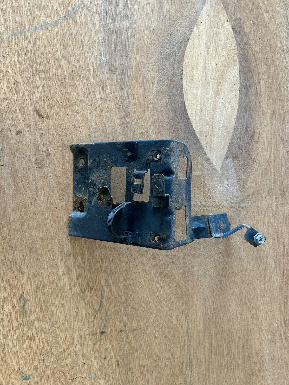 89-94 Nissan 240SX S13 Engine Bay Fuse Relay Box Bracket RF Holder USED