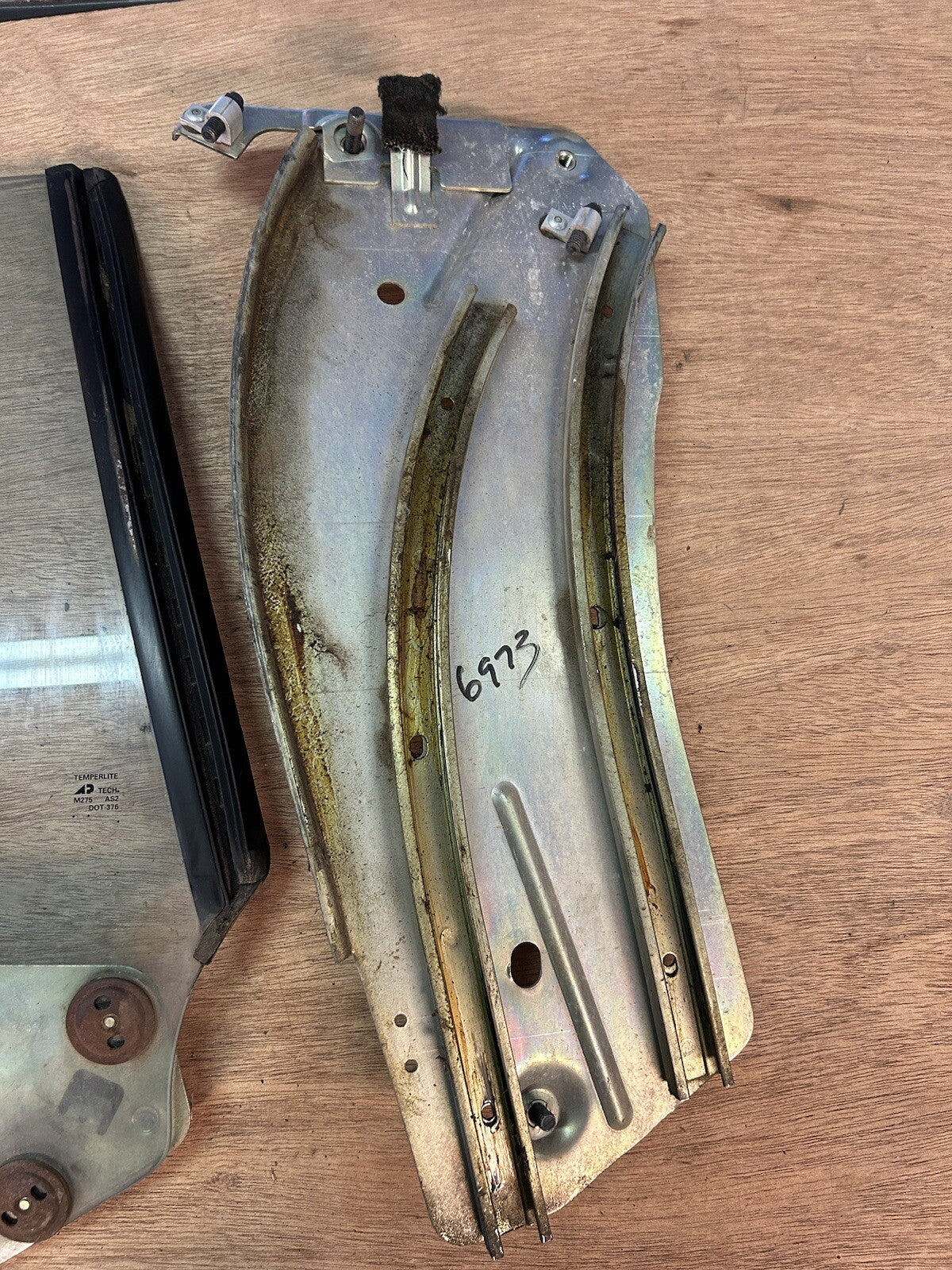 92-94 Nissan 240sx Convertible Right Rear Quarter Window Track w/ Glass S13 Vert