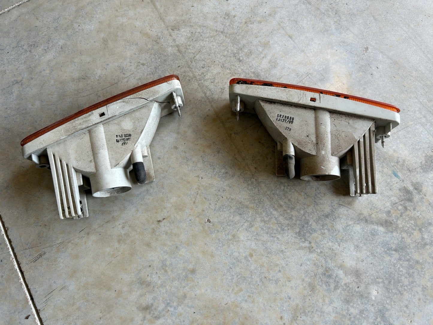 89-90 OEM Nissan 240sx S13 Passenger & Driver Front Turn Signal Lights Pignose