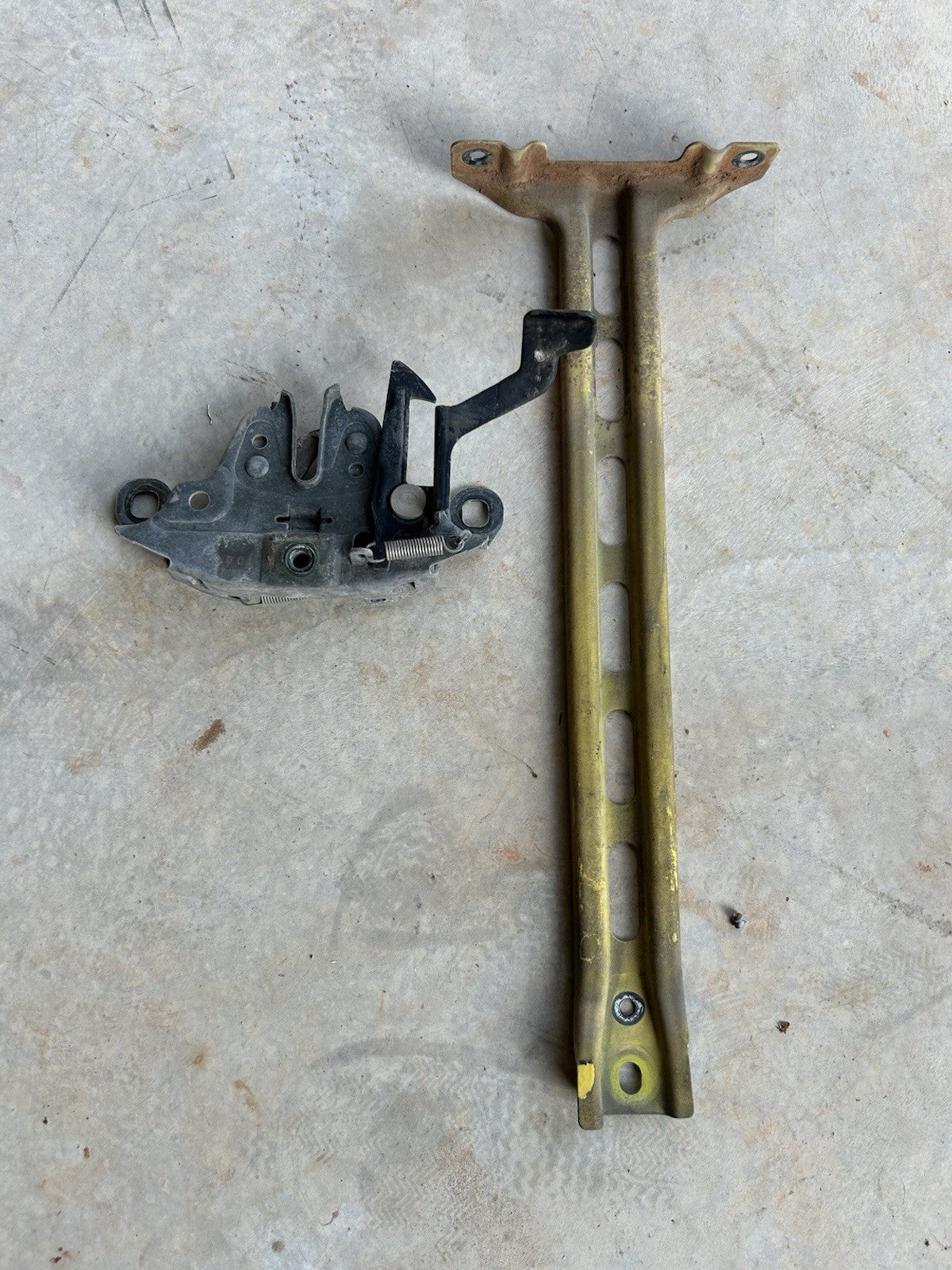 90-95 Nissan 300ZX Z32 Hood Latch SUPPORT BRACE BRACKET W/ LATCH OEM
