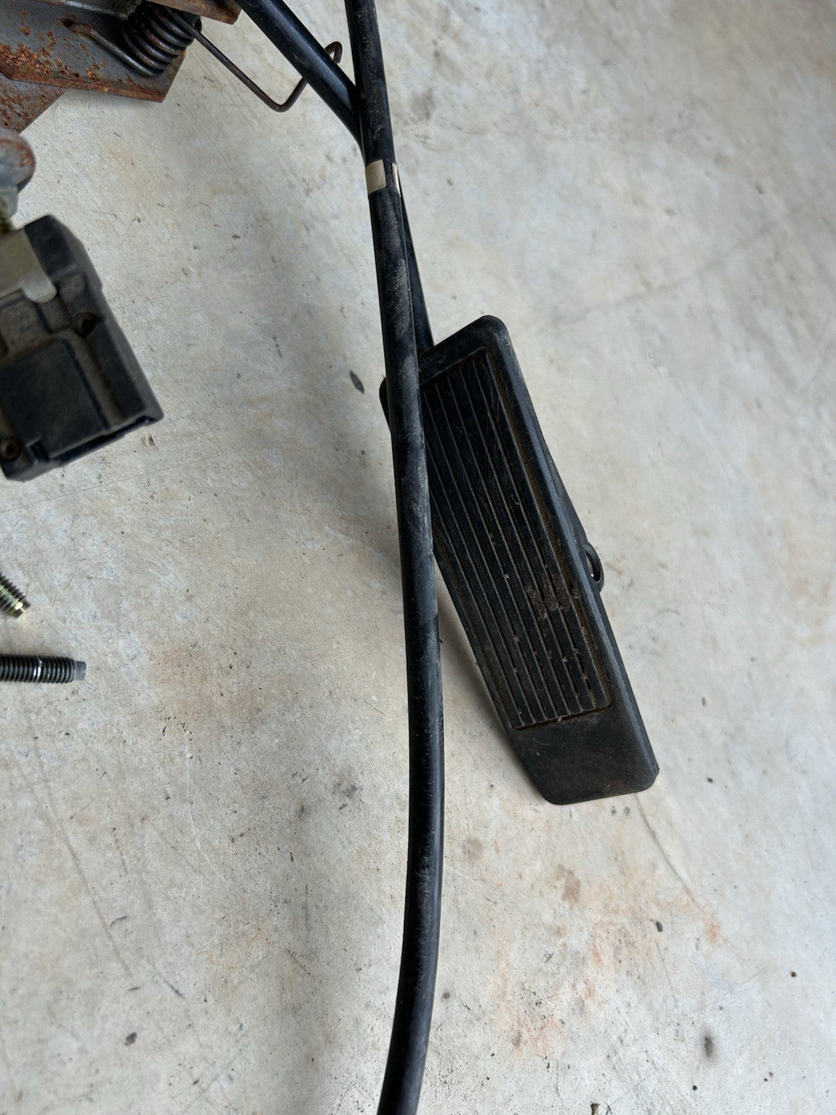 90-96 Nissan 300zx Z32 OEM Gas Accelerator Pedal Assembly Throttle W/ Bolts! Cab