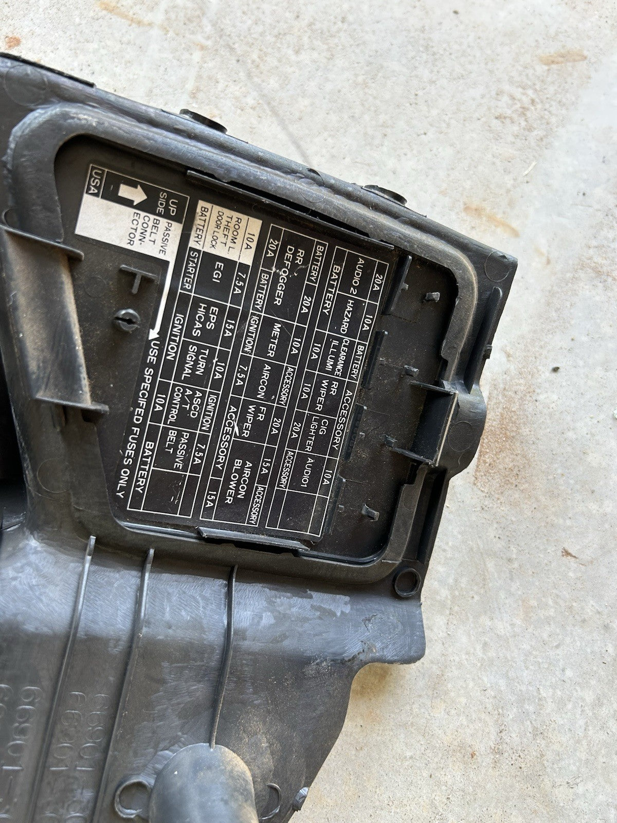 1990-1996 Nissan 300ZX Z32 Driver Left Side Black Kick Panel 6690130P10
