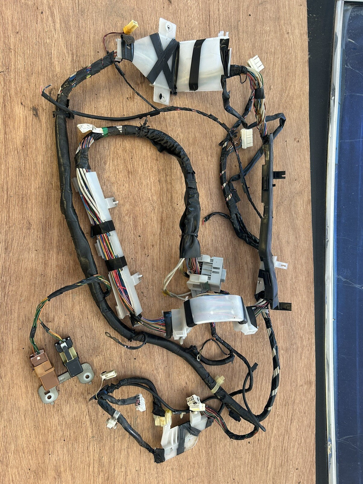 95-96 Nissan 240sx S14 Middle Body Harness Chassis Wiring inTerior Mid left