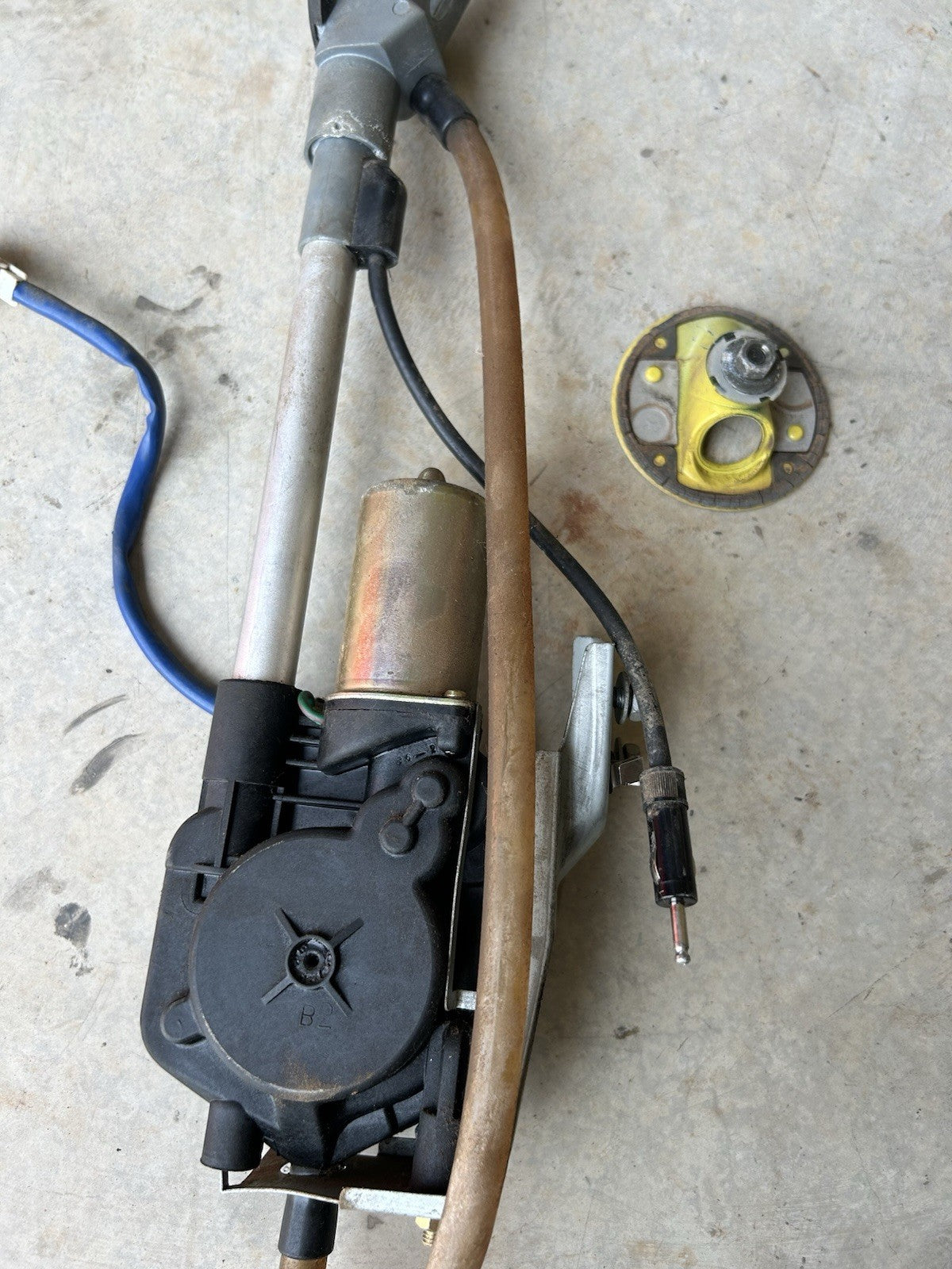 90-96 NISSAN Z32 300ZX 2+0 REAR POWER ELECTRIC ANTENNA MOTOR ASSEMBLY OEM W/bolt