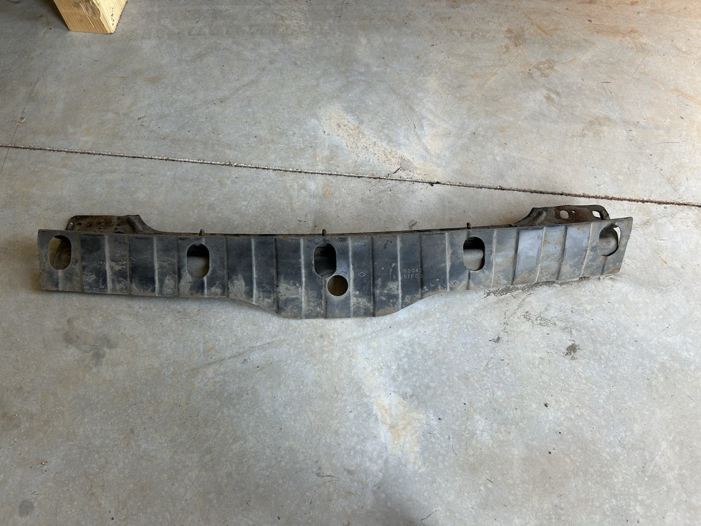 91-94 Nissan 240sx S13 OEM Sharknose Front Bumper Center Mount Brackets
