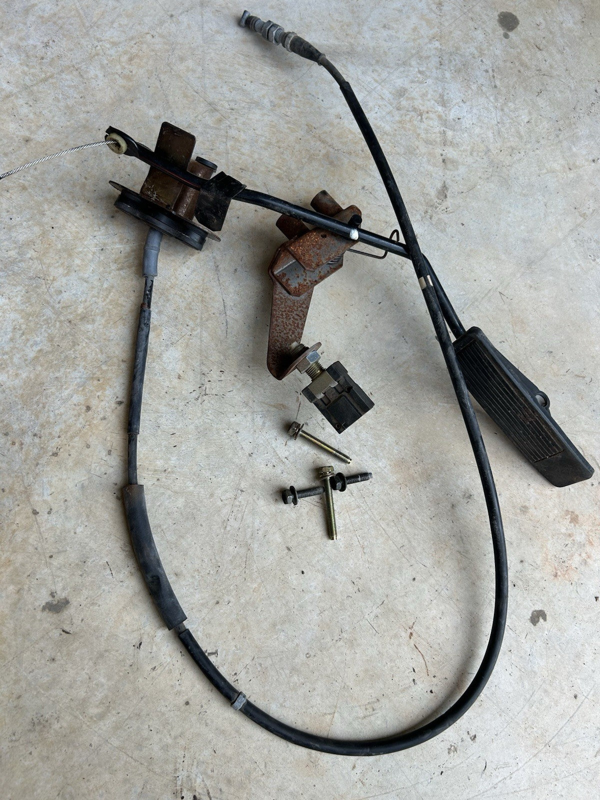 90-96 Nissan 300zx Z32 OEM Gas Accelerator Pedal Assembly Throttle W/ Bolts! Cab