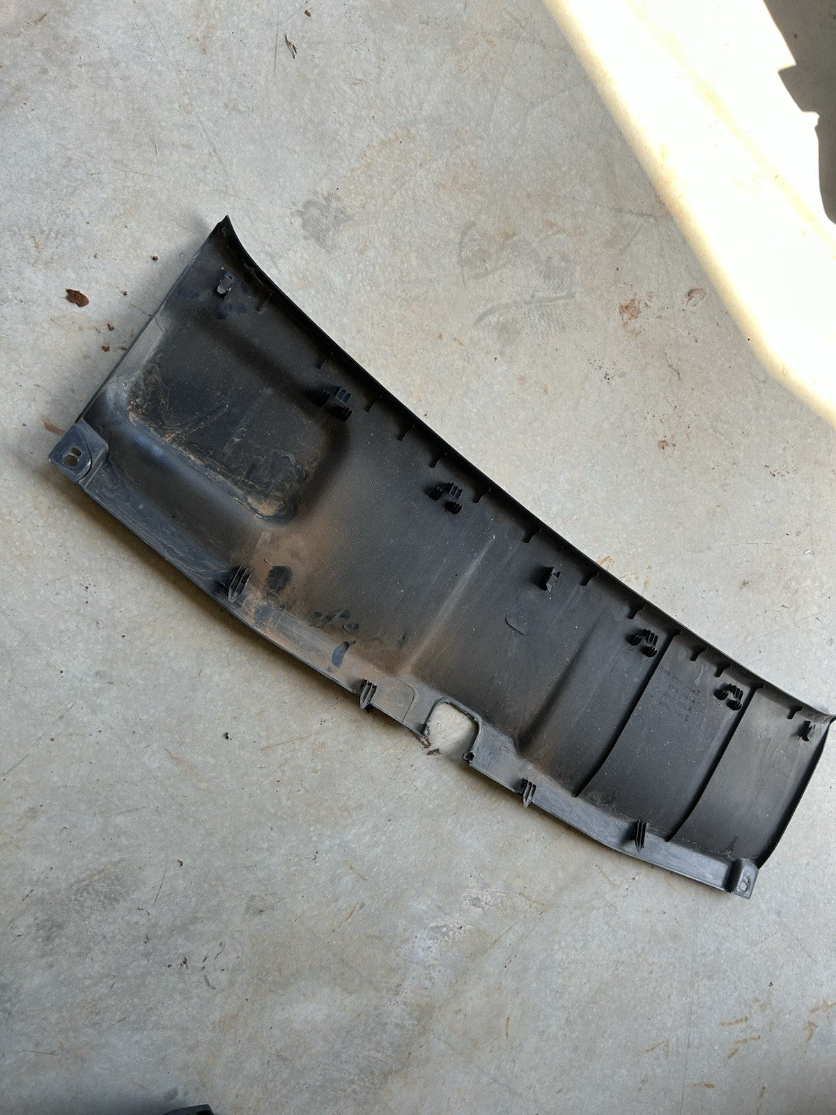 90-96 Nissan 300ZX Z32 OEM BLACK Rear Hatch Finisher Trim Black CENTER Trunk