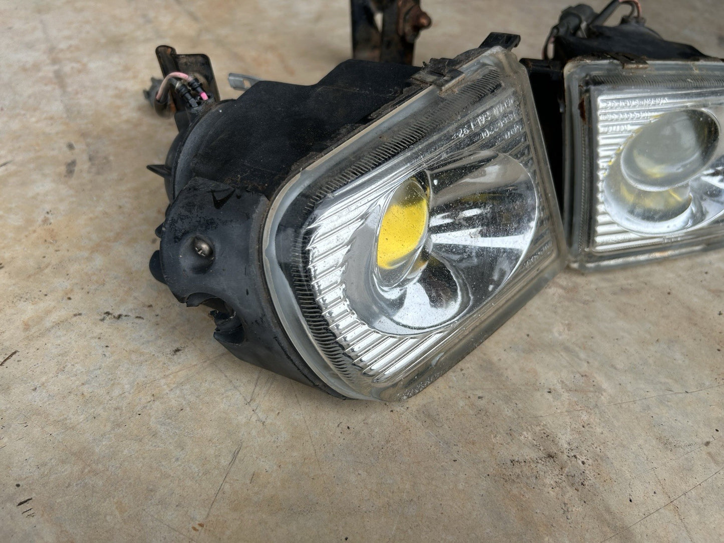 95-96 Nissan 240sx S14 SE OEM Zenki RH LH Fog Lights Pair W Bracket Damage