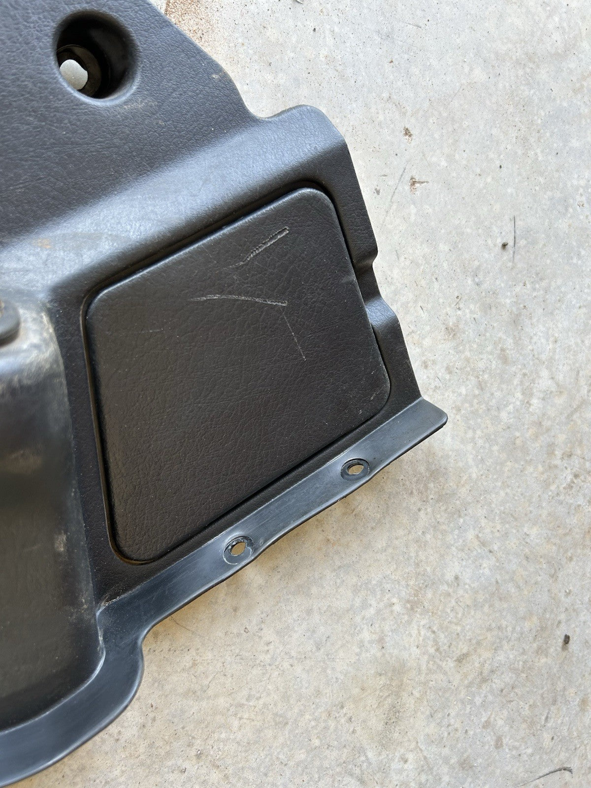 1990-1996 Nissan 300ZX Z32 Driver Left Side Black Kick Panel 6690130P10