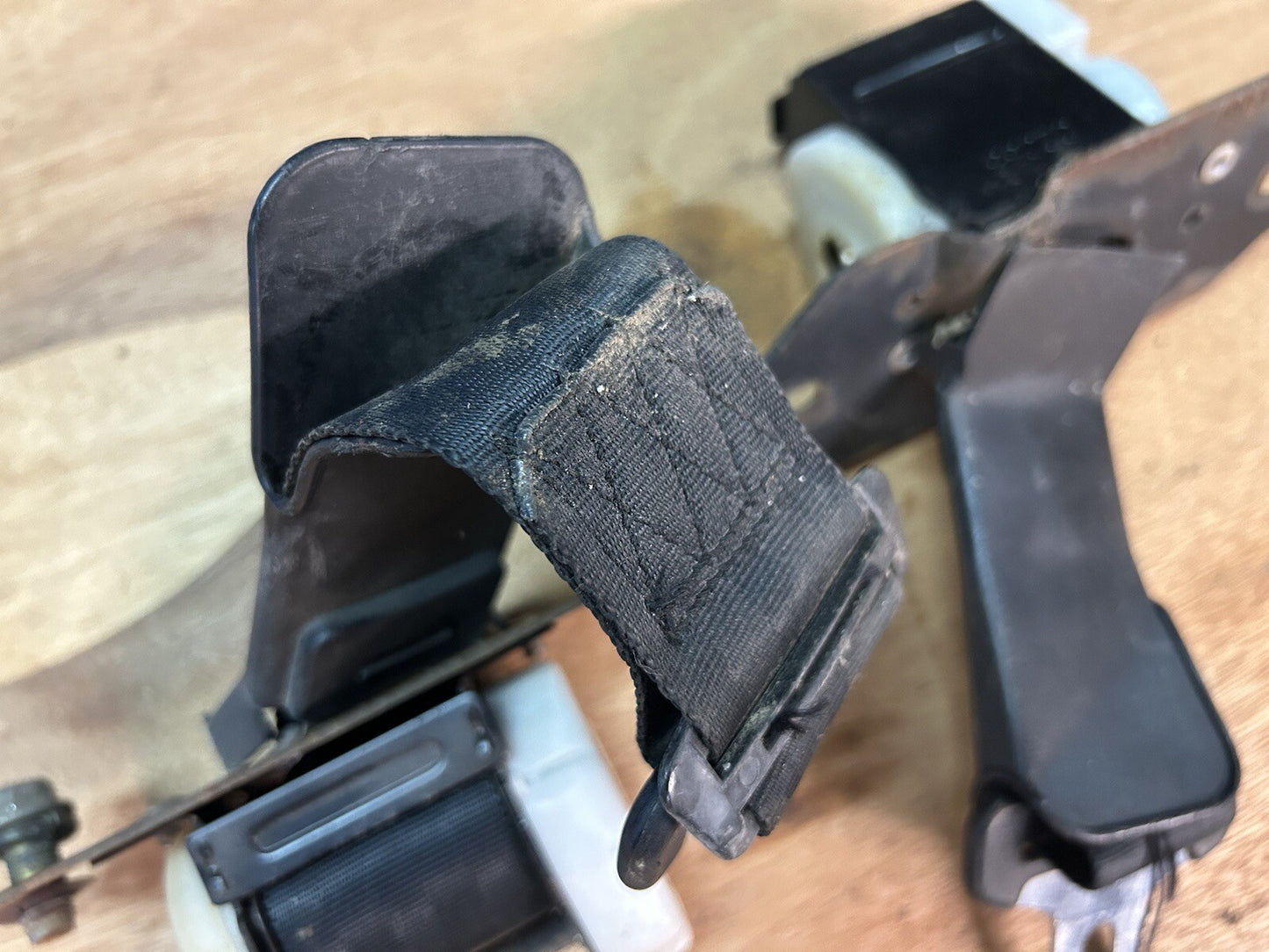 89-94 Nissan 240sx Front Lower Lap Seatbelt Set - RH LH Seat Belt Pair BLACK