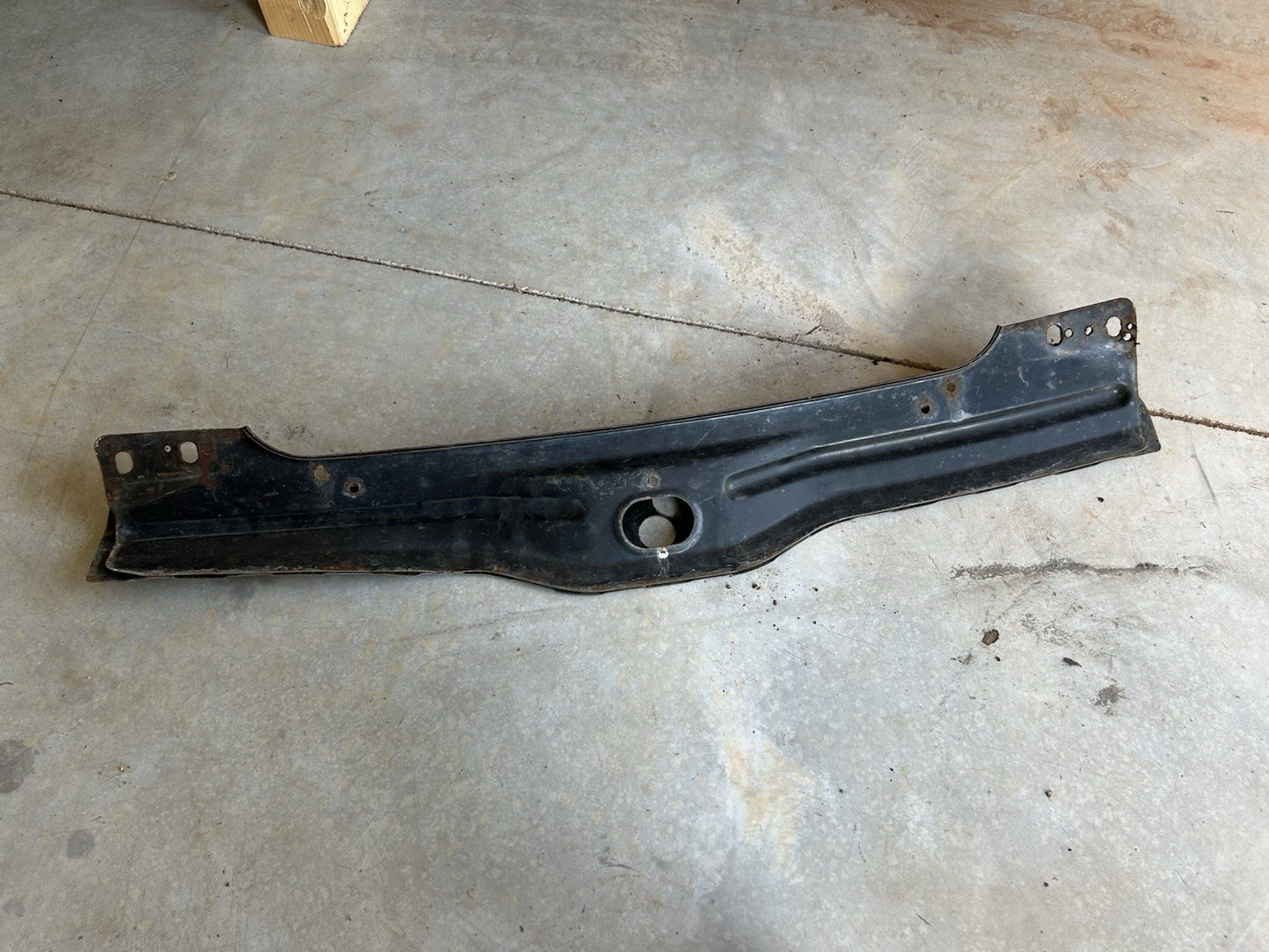 91-94 Nissan 240sx S13 OEM Sharknose Front Bumper Center Mount Brackets