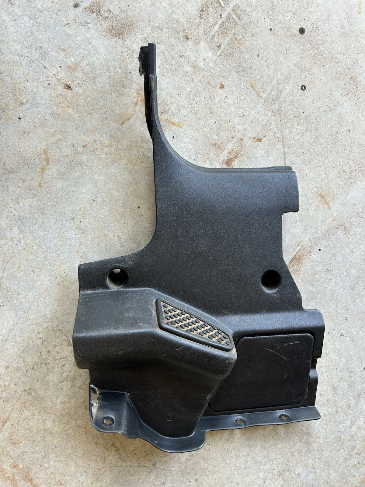 1990-1996 Nissan 300ZX Z32 Driver Left Side Black Kick Panel 6690130P10