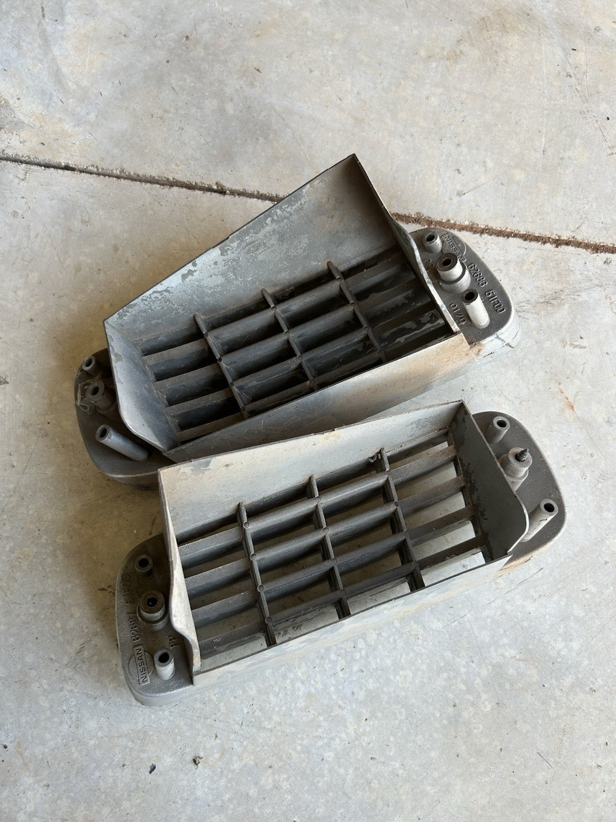 91-94 Nissan 240sx Right Front Bumper Lower Grille Cover S13