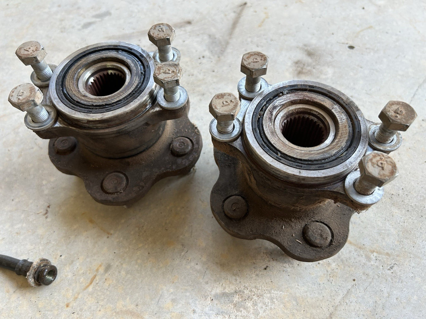 USED 90-96 Nissan 300zx Z32 N/A Rear Wheel Hubs 240SX Conversion 5x114.3 5lug