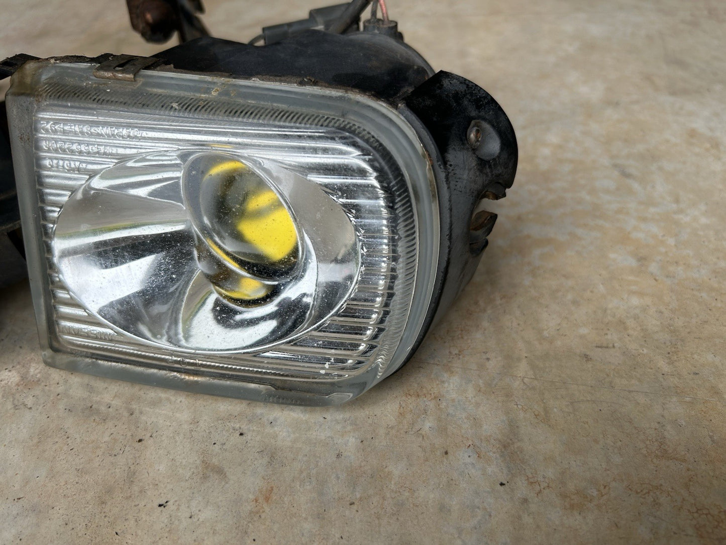 95-96 Nissan 240sx S14 SE OEM Zenki RH LH Fog Lights Pair W Bracket Damage