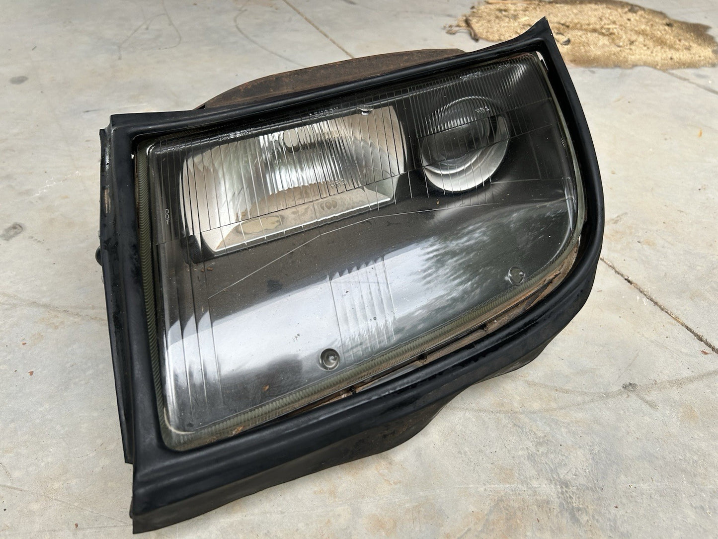 90-96 Nissan 300zx Z32 OEM LH Left Driver Side Headlight- Damaged