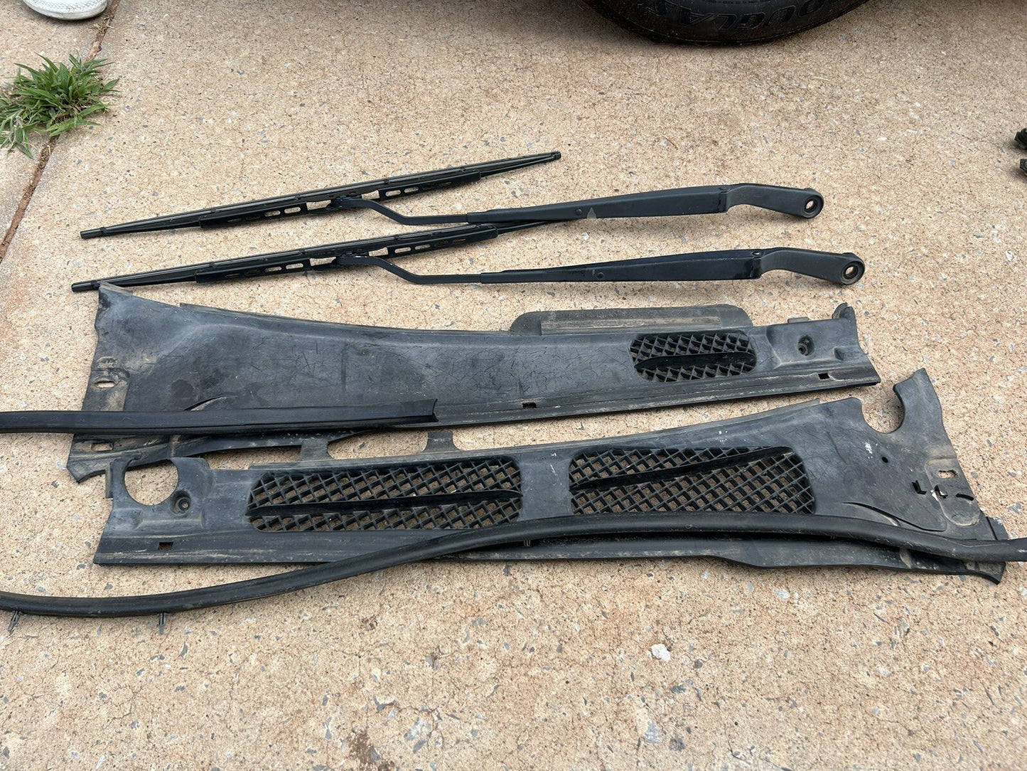 89-94 Nissan 240sx Front Windshield Cowl Trim W Arms S13 Wiper Cover Sill Vents