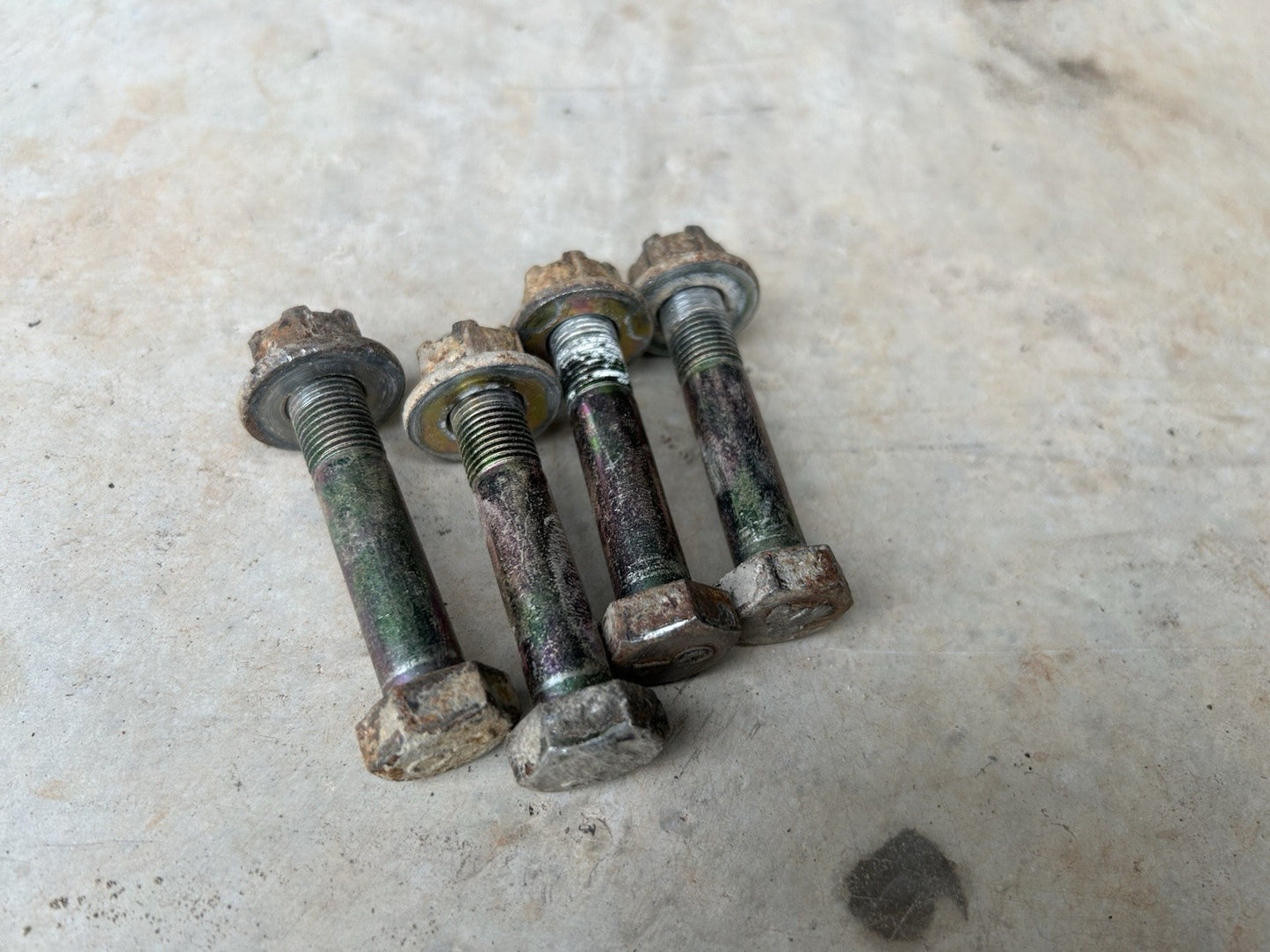 NISSAN 240sx 89-94 REAR SUSPENSION LOWER LINK RLCA BOLT & NUT 4pcs OEM