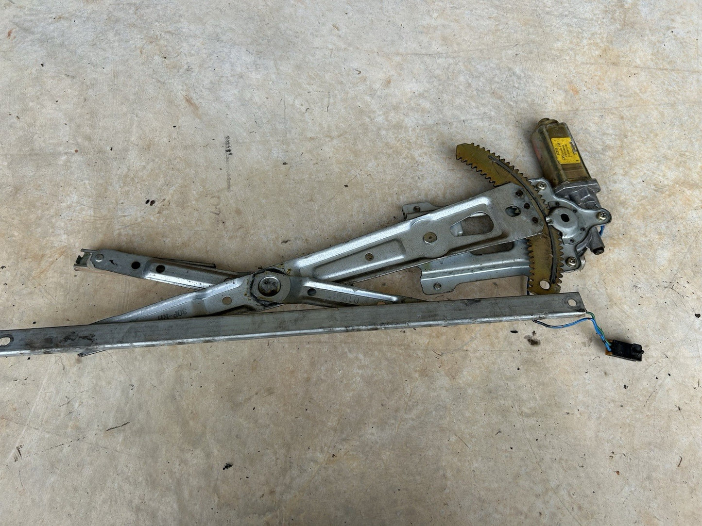 90-96 NISSAN Z32 300ZX COUPE RIGHT PASSENGER DOOR WINDOW REGULATOR- TESTED