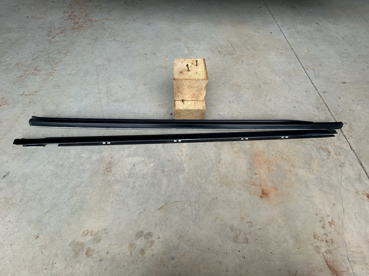 89-93 Nissan 240sx S13 OEM Upper Door Belt Molding Trim Right & Left Door Trim