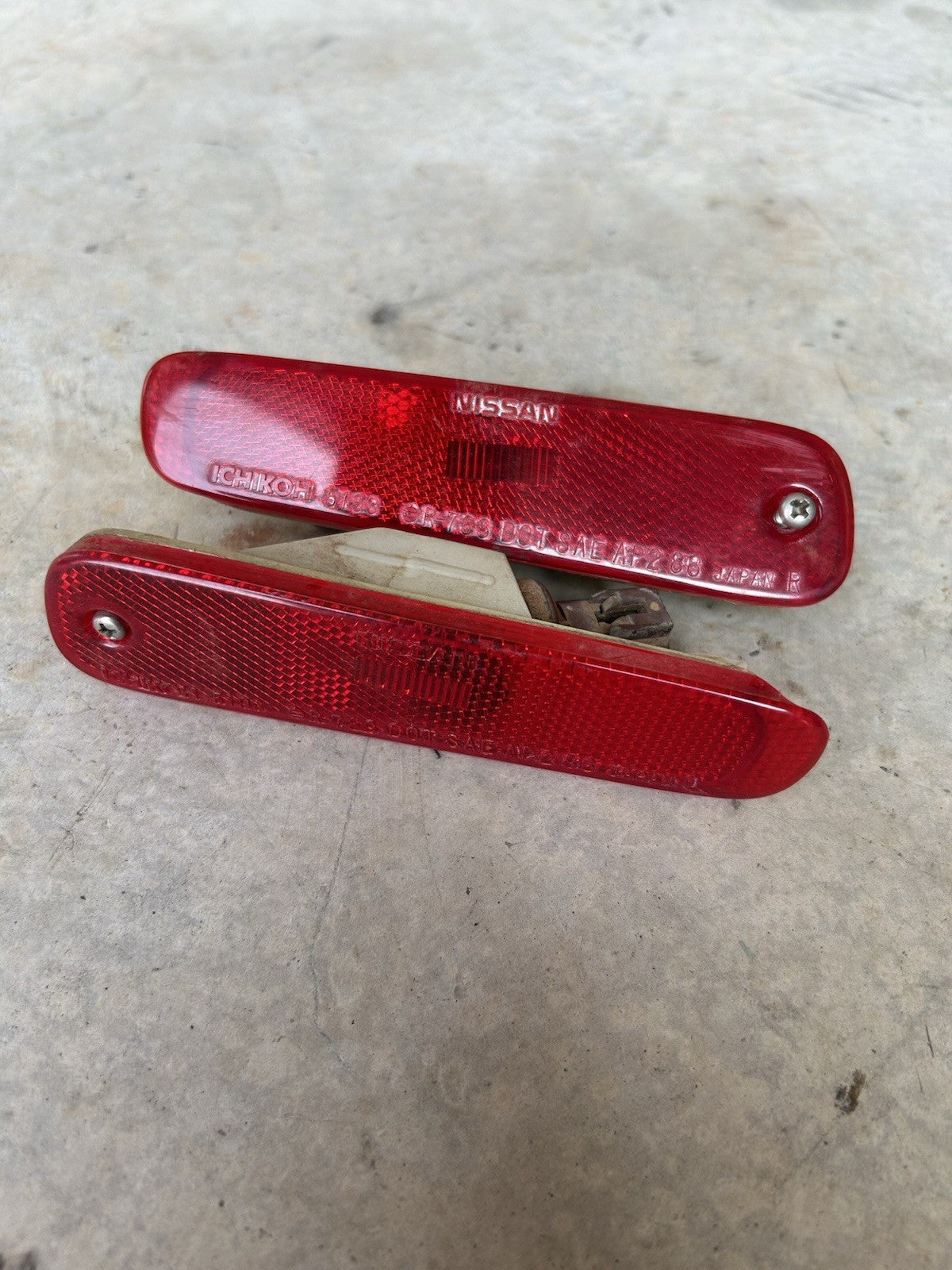 90-96 Nissan OEM 300zx Z32 Rear Bumper Side Marker Light Reflector PAIR LH RH