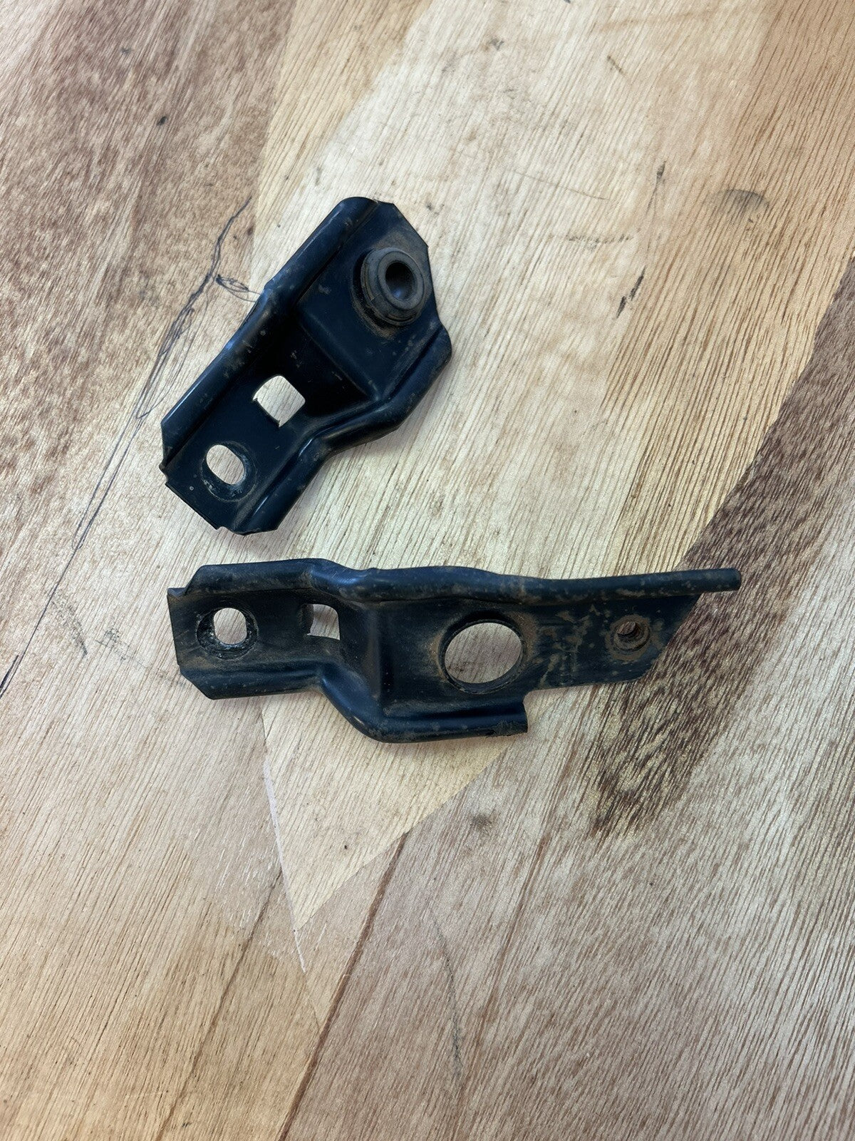 89 90 91 92 93 94 NISSAN 240SX S13 UPPER RADIATOR BRACKETS