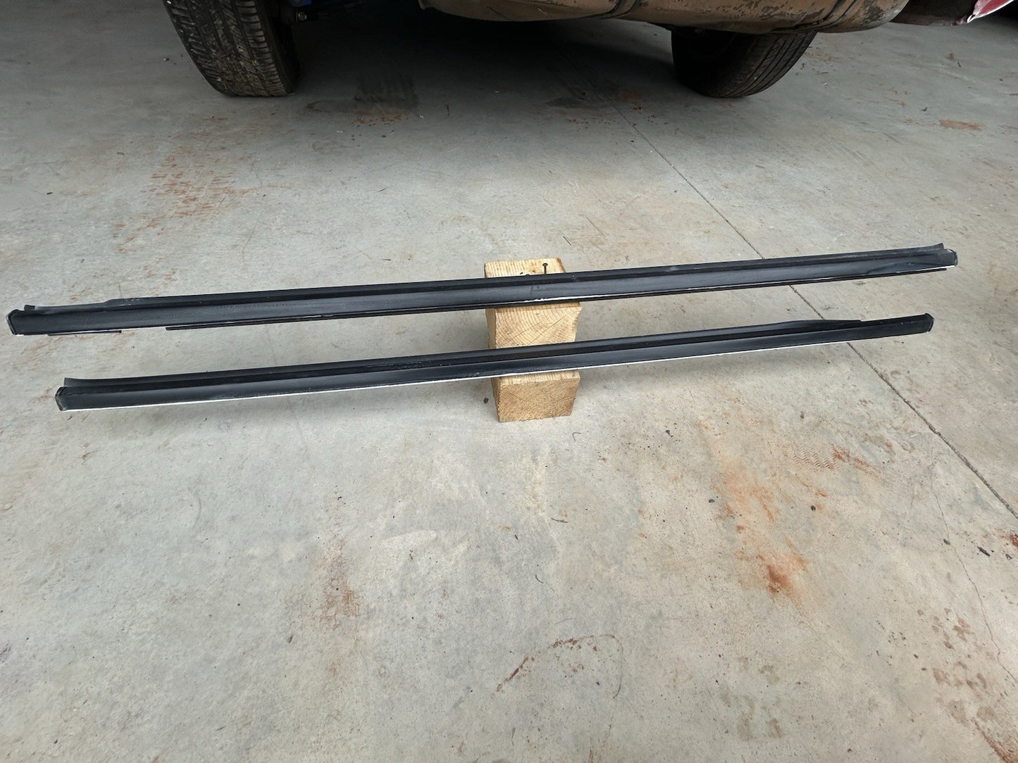89-93 Nissan 240sx S13 OEM Upper Door Belt Molding Trim Right & Left Door Trim
