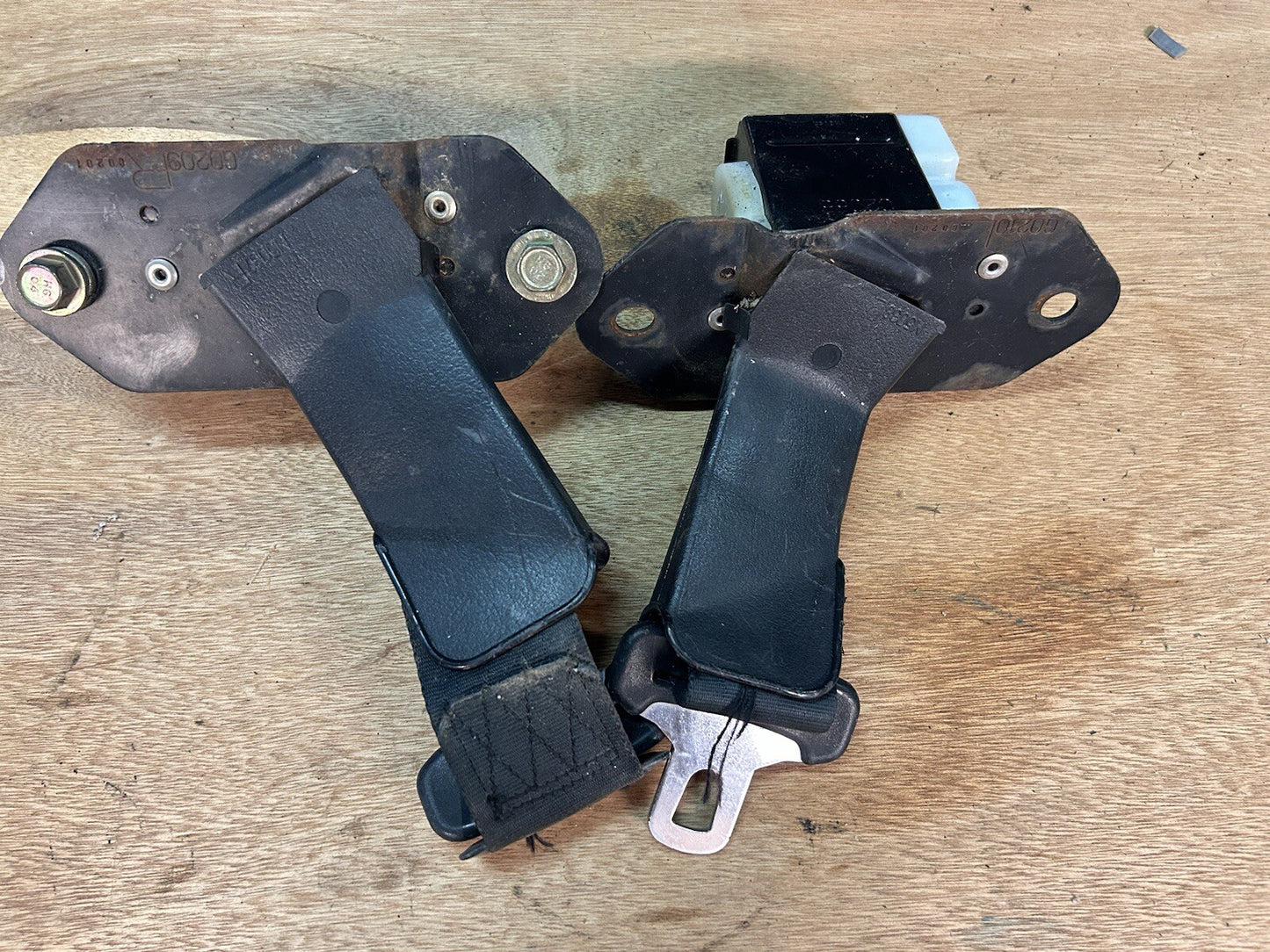 89-94 Nissan 240sx Front Lower Lap Seatbelt Set - RH LH Seat Belt Pair BLACK
