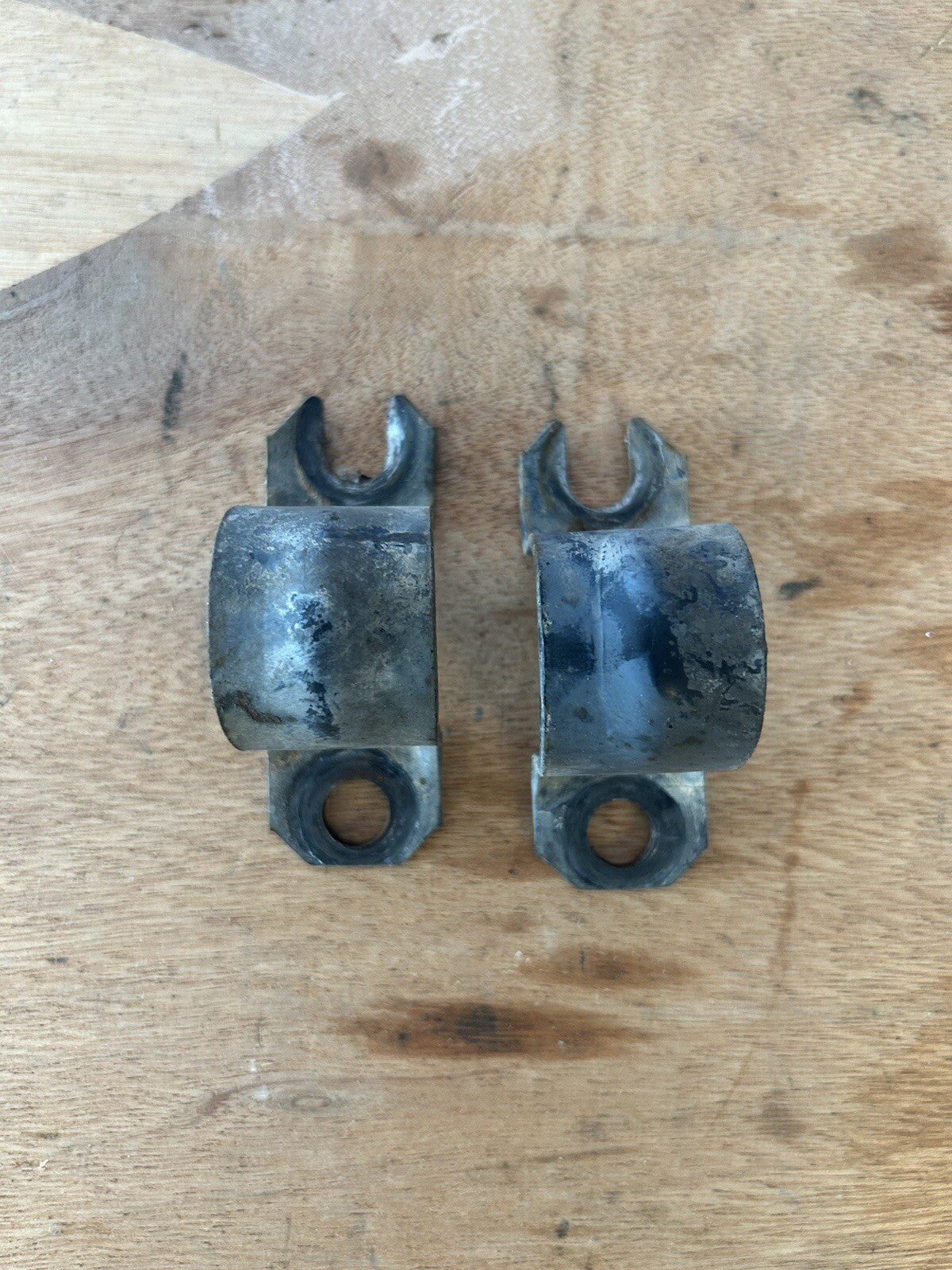 89-94 Nissan 240sx S13 OEM Rear Suspension Sway Bar Mount Bracket Set Pair