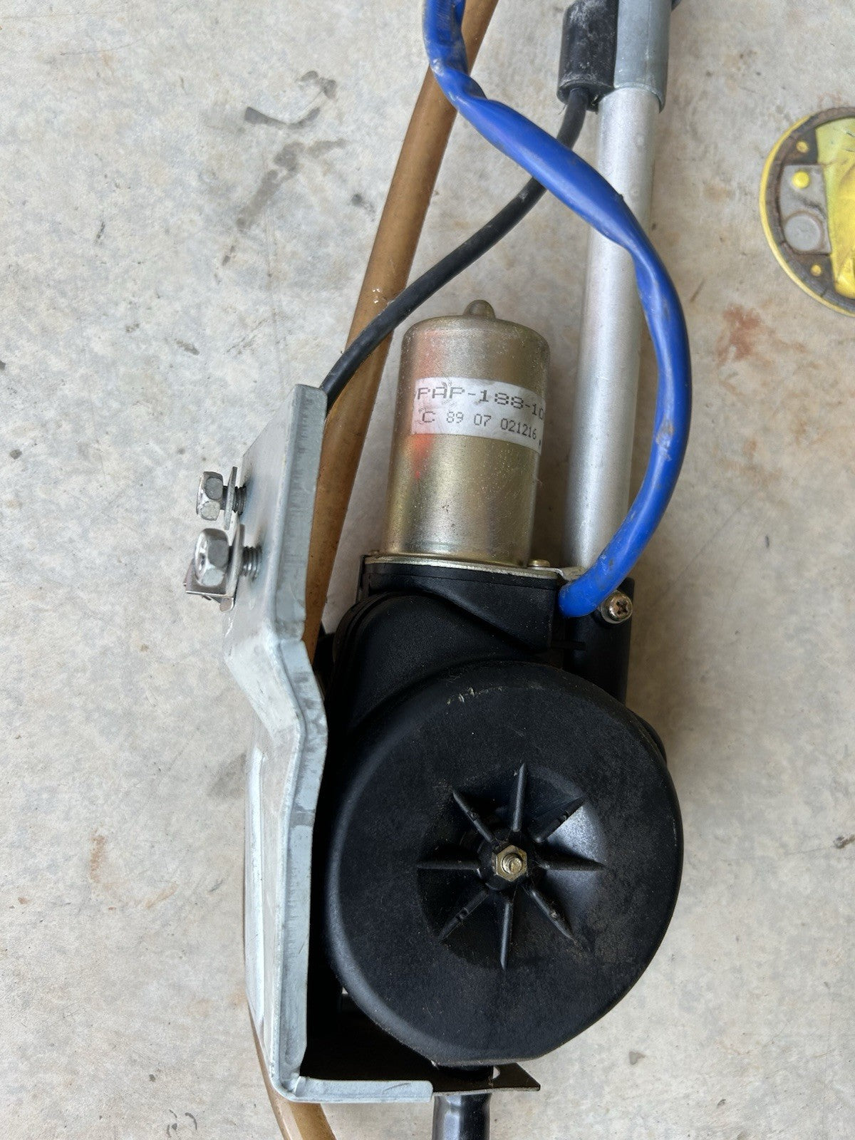 90-96 NISSAN Z32 300ZX 2+0 REAR POWER ELECTRIC ANTENNA MOTOR ASSEMBLY OEM W/bolt