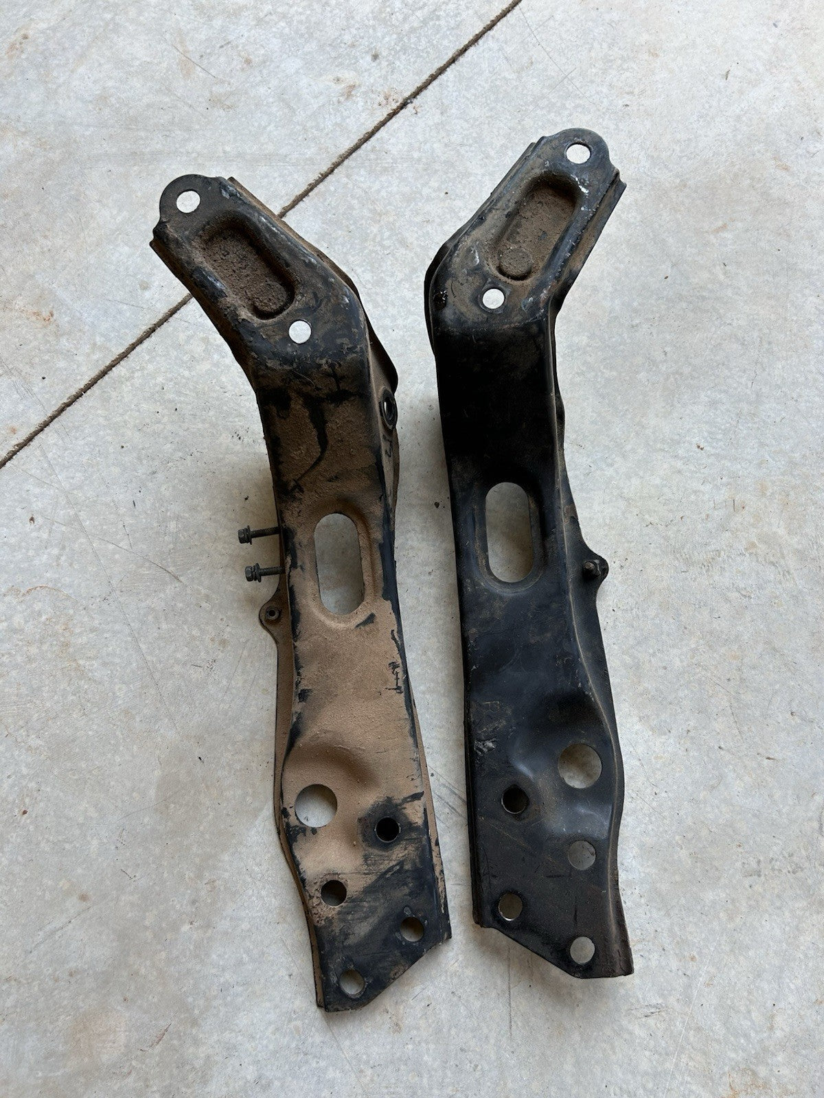 95-98 Nissan 240sx S14 OEM Front Tension Rod Mount Brackets PAIR Left & Right