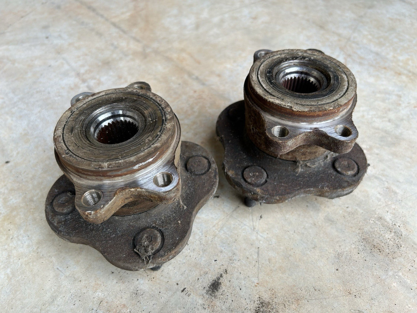89-94 Nissan 240sx S13 OEM Rear 4 Lug Wheel Hubs PAIR Left & Right