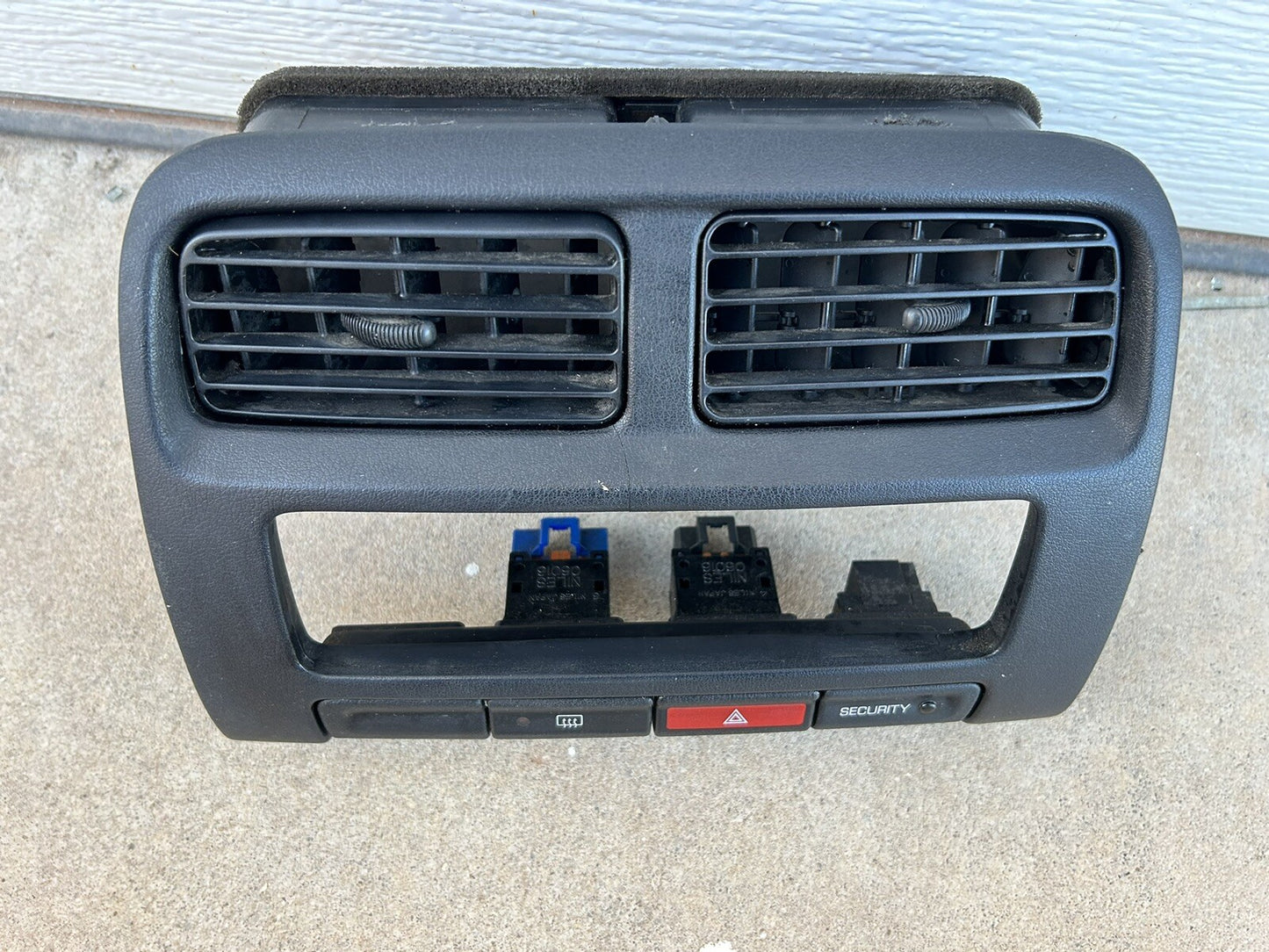 S14 Nissan 1995-1998 S14 AC Bezel (Cracked)  With Hazard Switch Zenki kouki