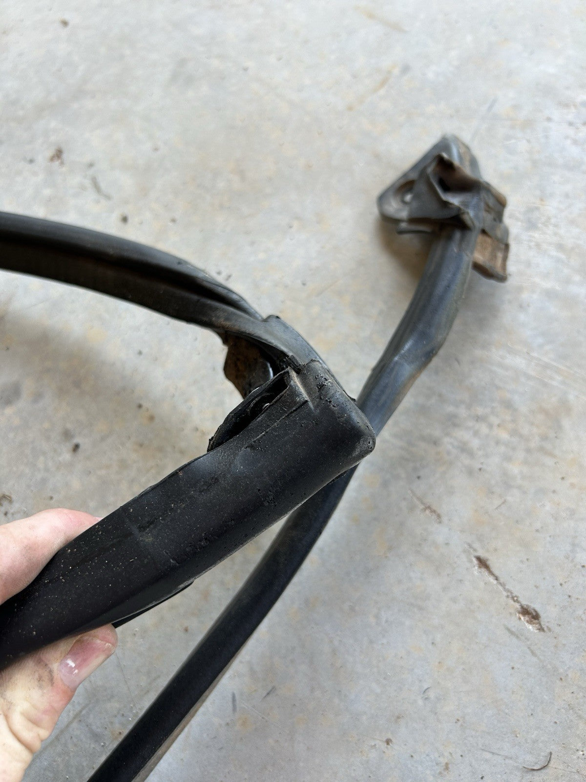 90-96 Nissan 300zx Z32 2+0 OEM T-Top A Pillar Weatherstrip Rubber Seals PAIR L/R