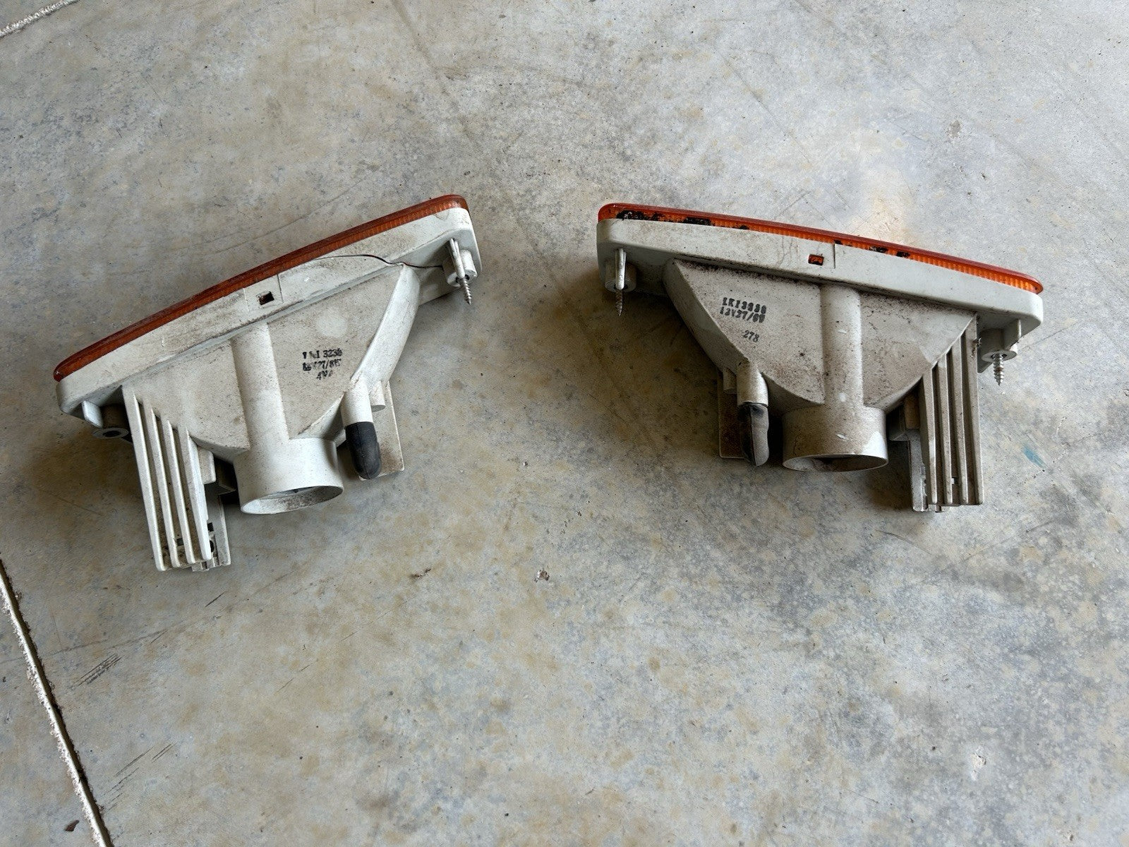 89-90 OEM Nissan 240sx S13 Passenger & Driver Front Turn Signal Lights Pignose