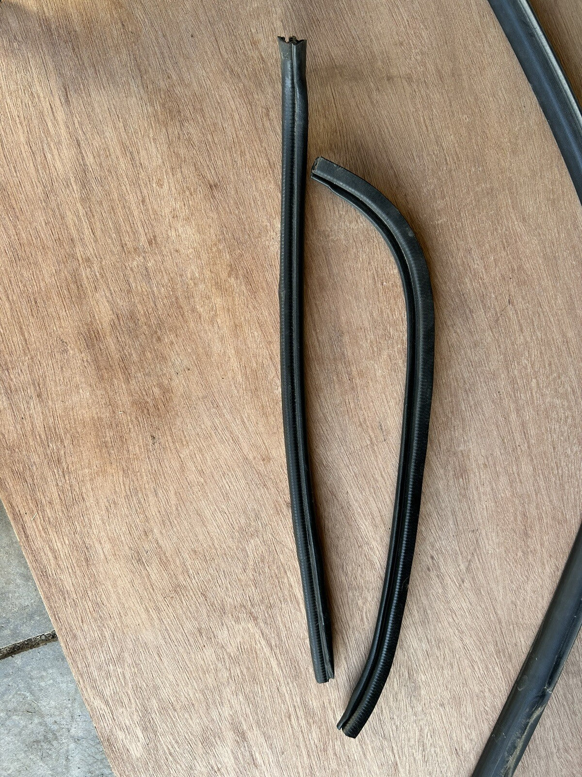 95-98 Nissan 240sx S14 RIGHT SIDE OEM Door Window Weather Strip Rubber Seal KIT