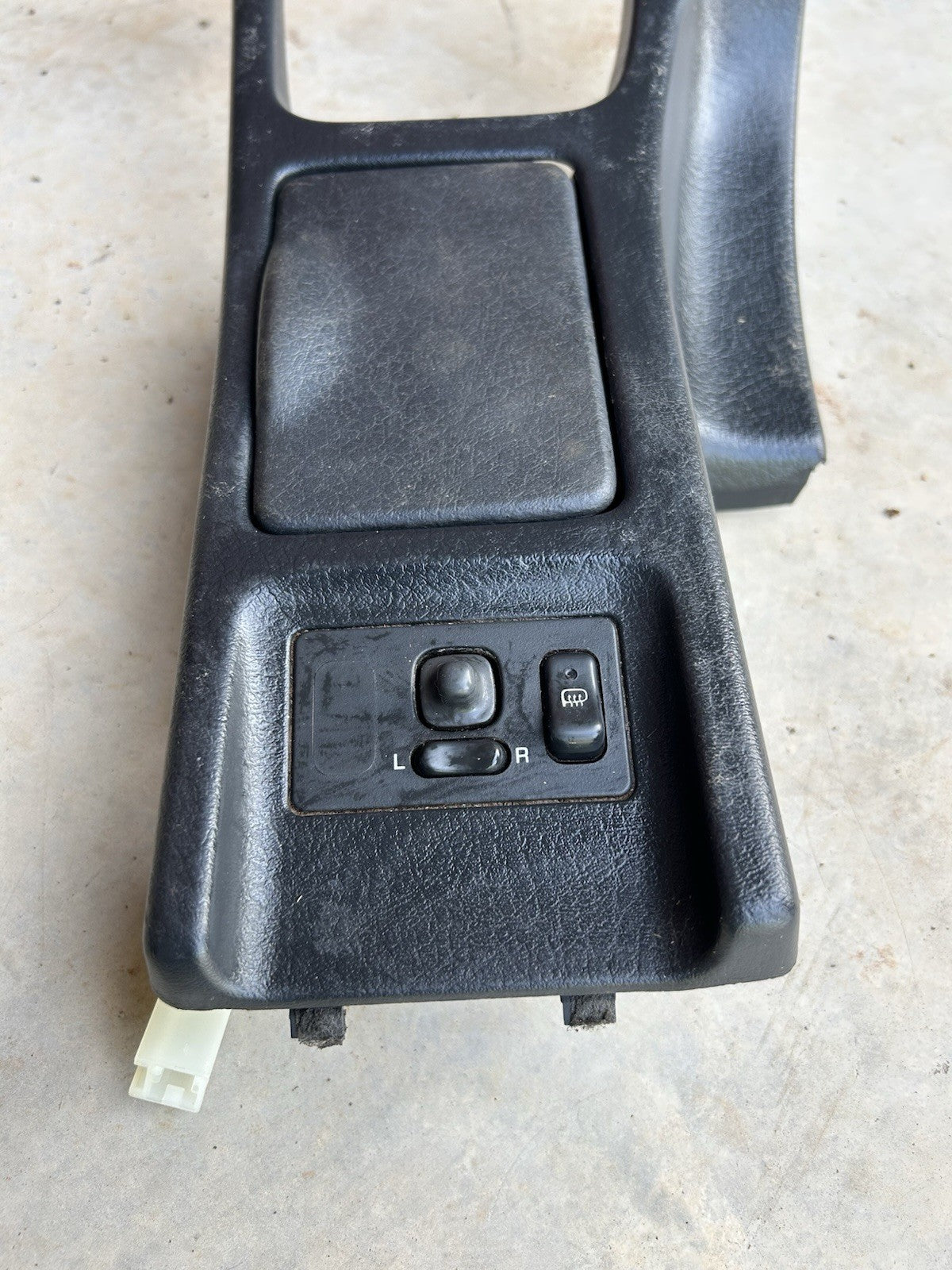 90-96 NISSAN Z32 300ZX FRONT CENTER CONSOLE SHIFTER TRIM COVER PANEL OEM