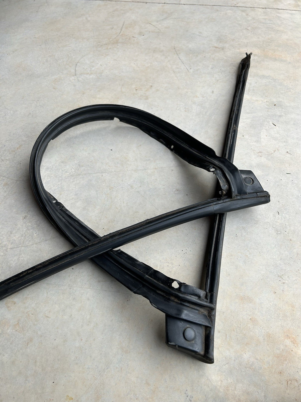 1991-1994 Nissan 240SX Convertible VERT OEM Rubber Weatherstrip Top To Roof Seal