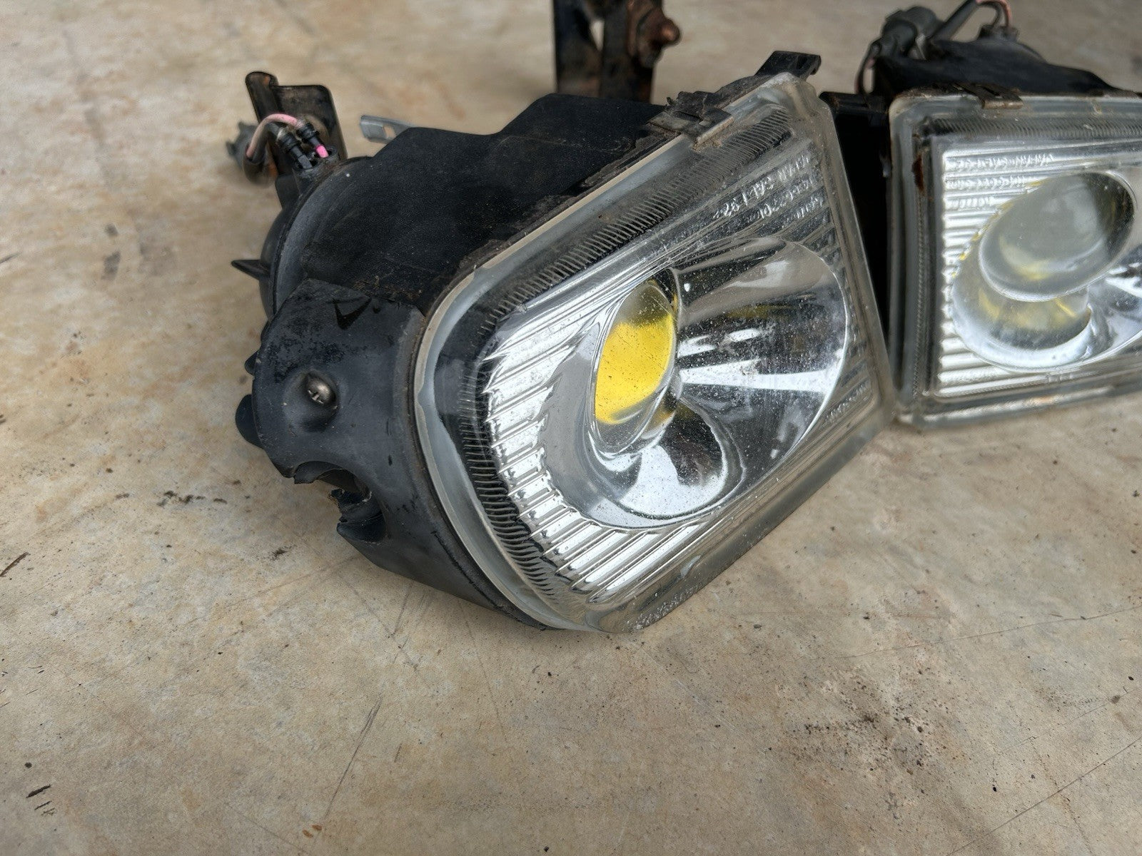 95-96 Nissan 240sx S14 SE OEM Zenki RH LH Fog Lights Pair W Bracket Damage