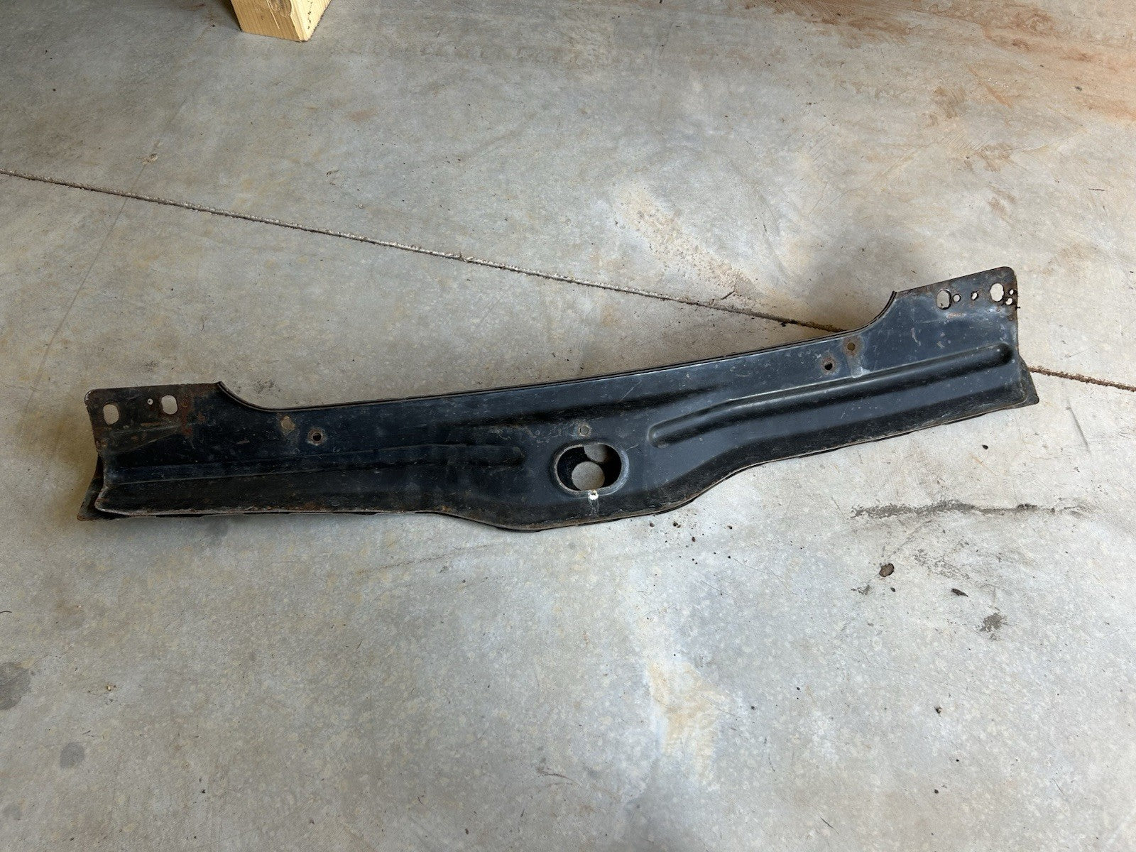 91-94 Nissan 240sx S13 OEM Sharknose Front Bumper Center Mount Brackets