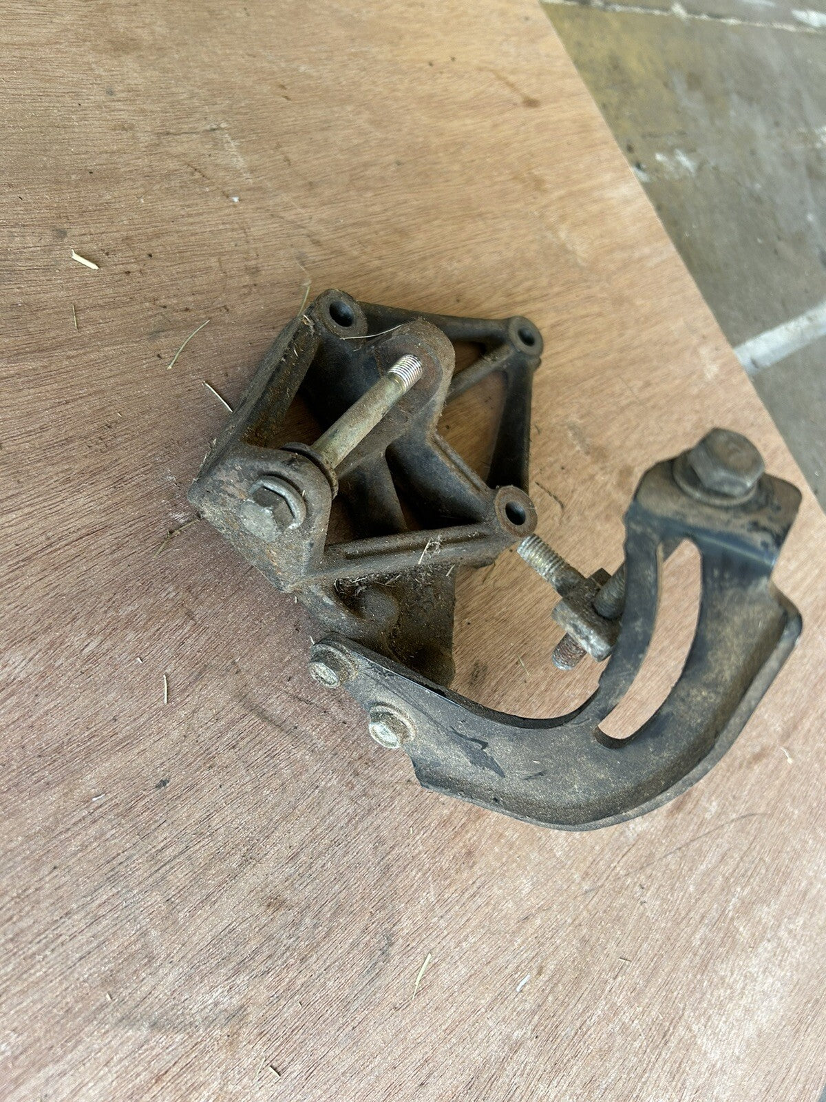 91-94 Nissan 240sx Power Steering Pump Bracket & Tensioner S13 KA24DE KA24