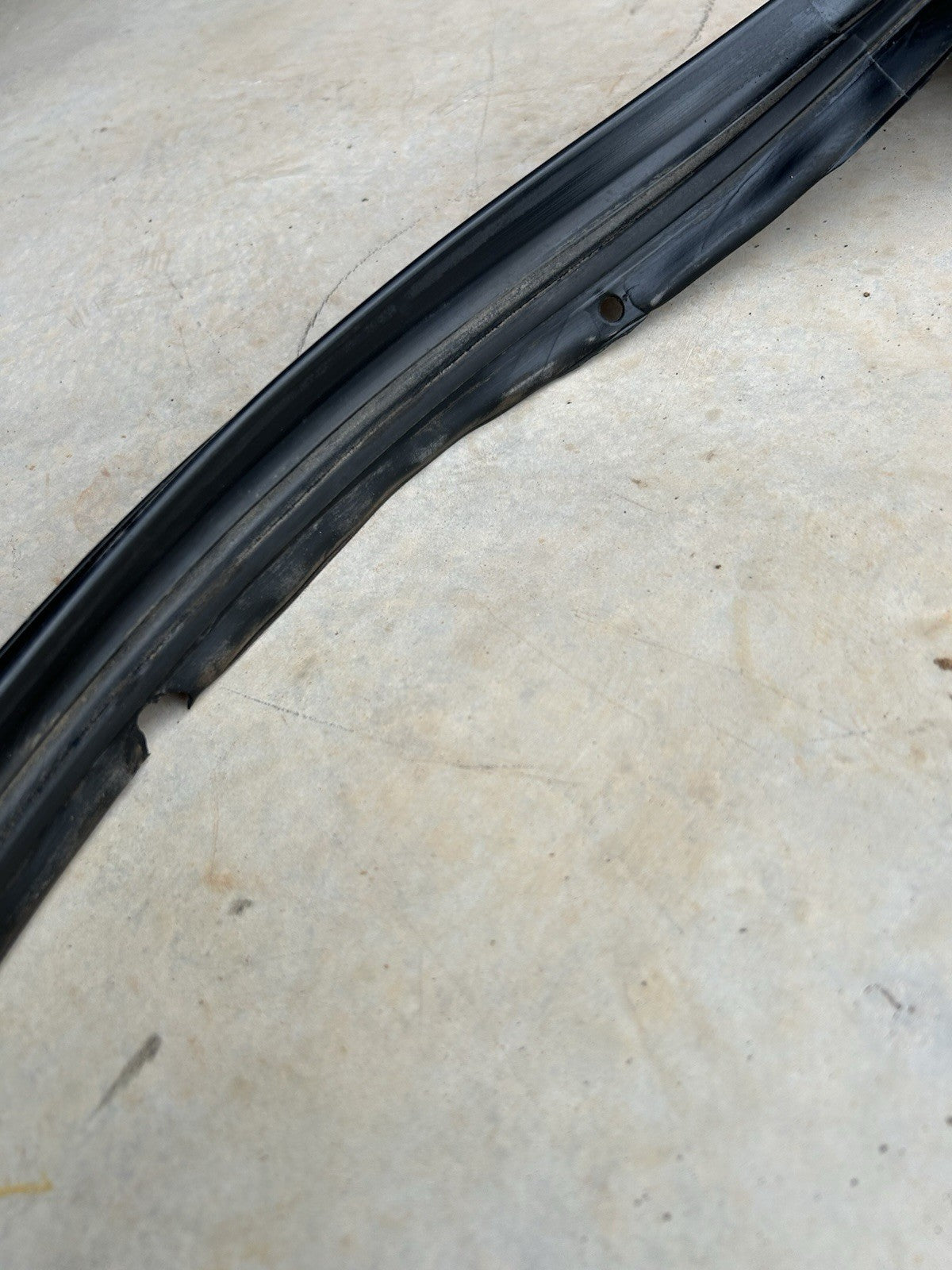 1991-1994 Nissan 240SX Convertible VERT OEM Rubber Weatherstrip Top To Roof Seal