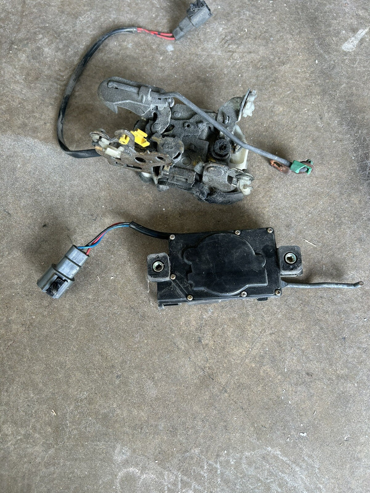 1989-1994 Nissan 240SX S13 Right Power Door Latch OEM W/ Actuator