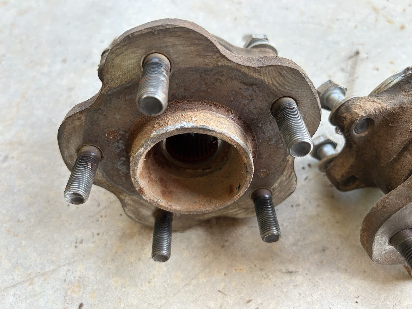 USED 90-96 Nissan 300zx Z32 N/A Rear Wheel Hubs 240SX Conversion 5x114.3 5lug