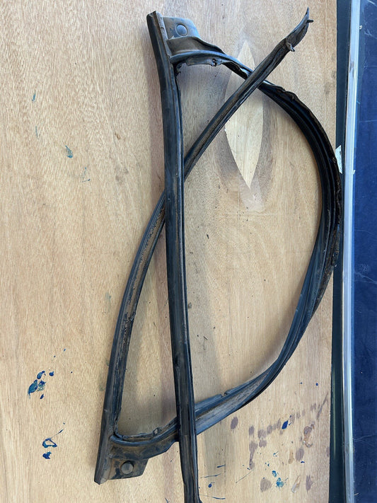 1991-1994 Nissan 240SX Convertible VERT OEM Rubber Weatherstrip Top To Roof Seal