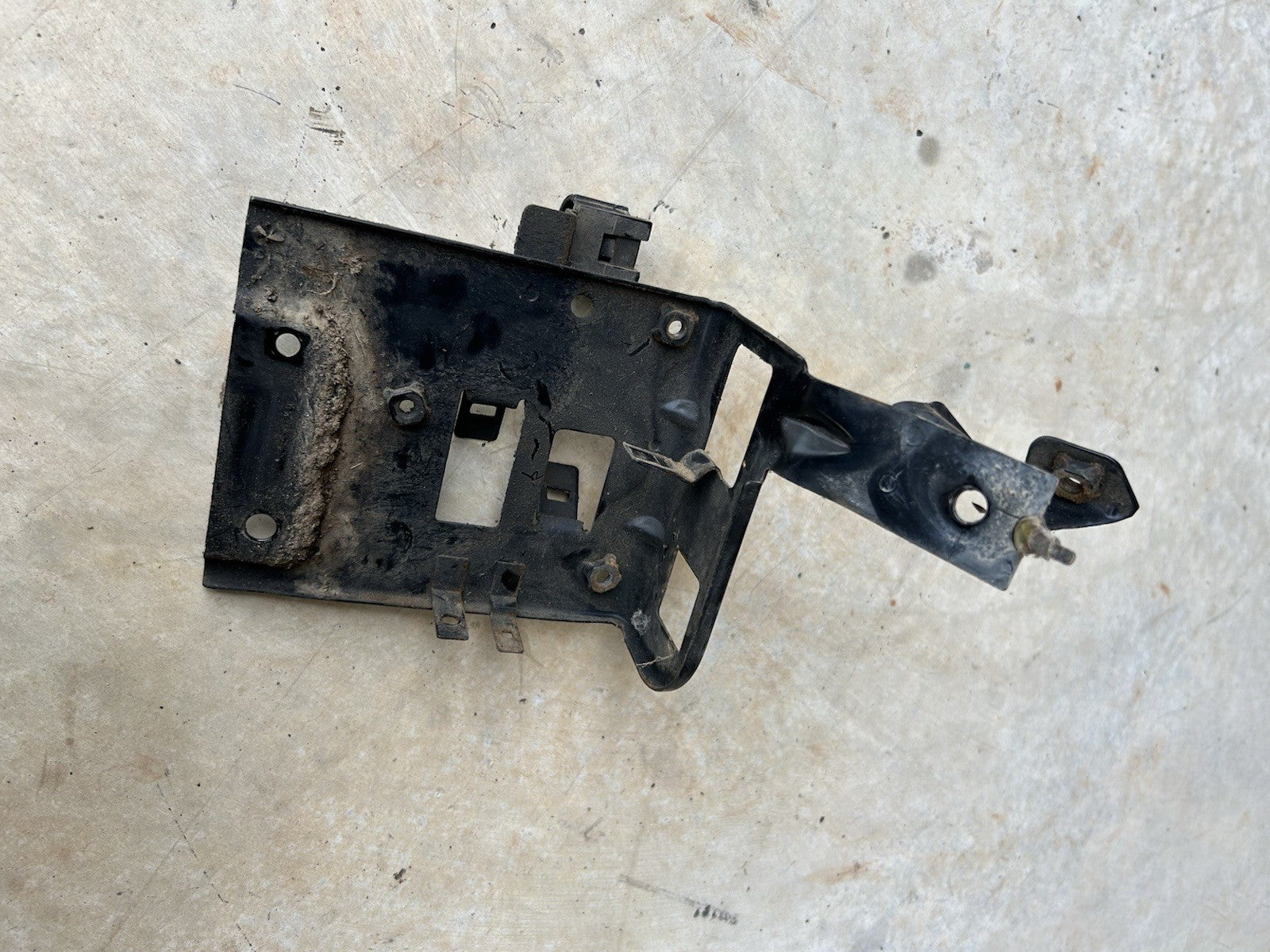 89-94 Nissan 240SX S13 Engine Bay Fuse Relay Box Bracket RF Holder USED
