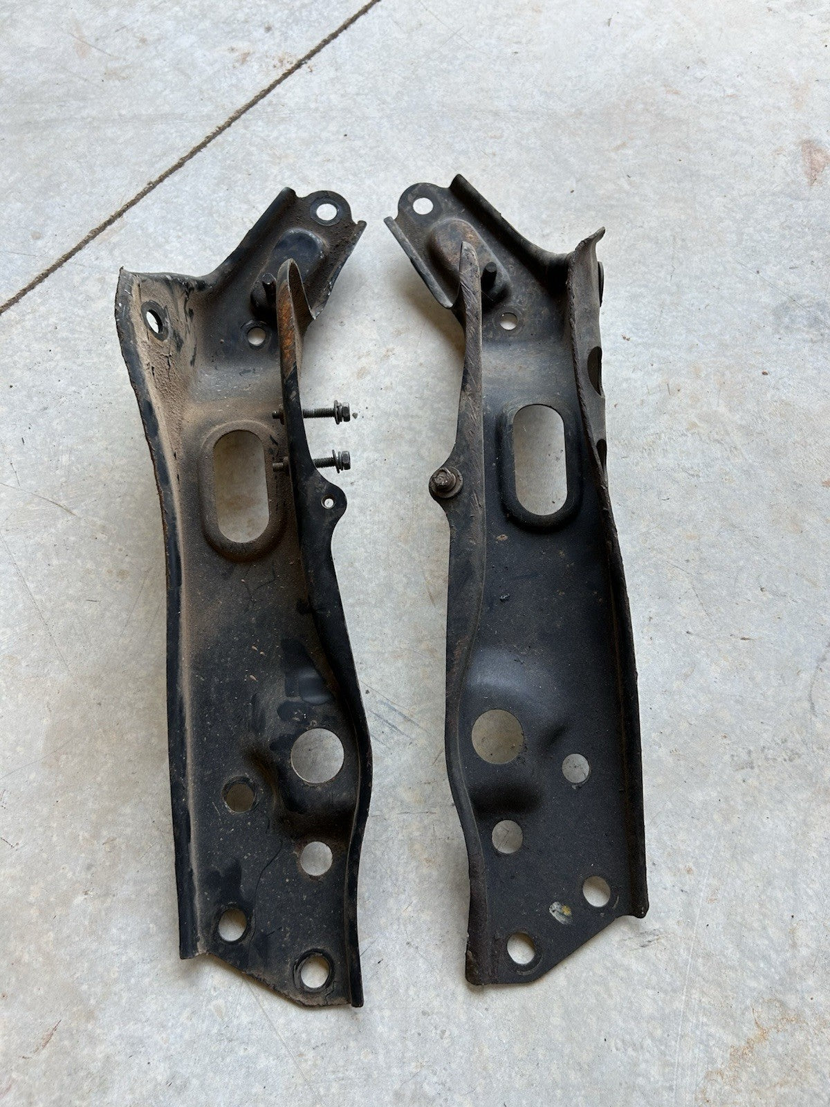 95-98 Nissan 240sx S14 OEM Front Tension Rod Mount Brackets PAIR Left & Right