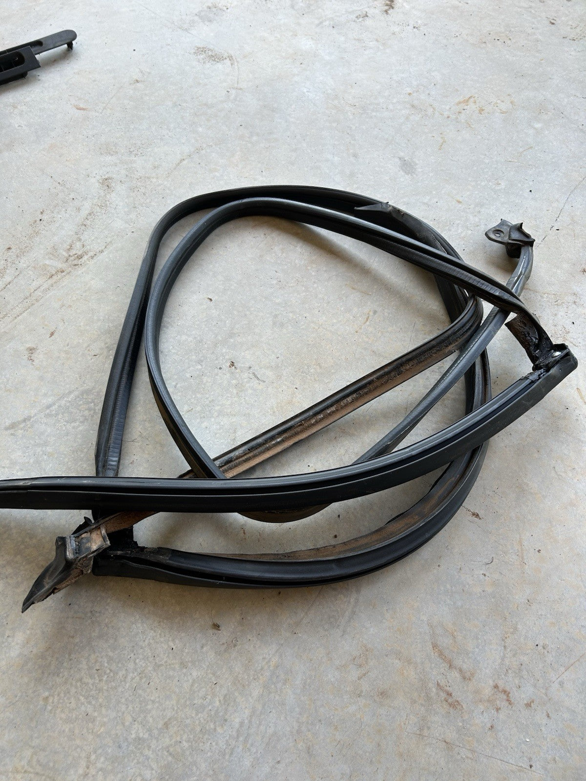 90-96 Nissan 300zx Z32 2+0 OEM T-Top A Pillar Weatherstrip Rubber Seals PAIR L/R