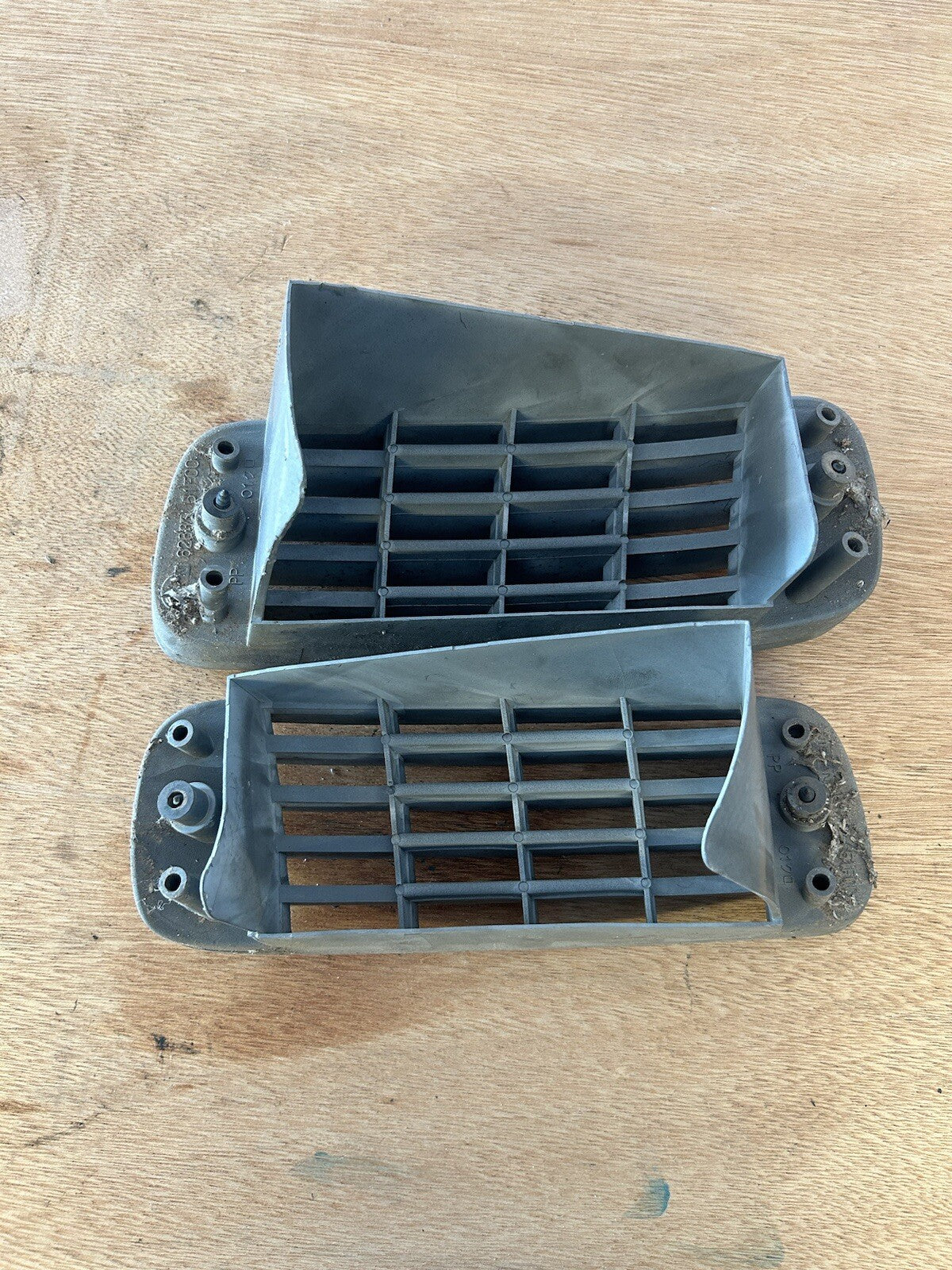 91-94 Nissan 240sx S13 OEM Sharknose Front Bumper Lower Grill Inserts PAIR L/R
