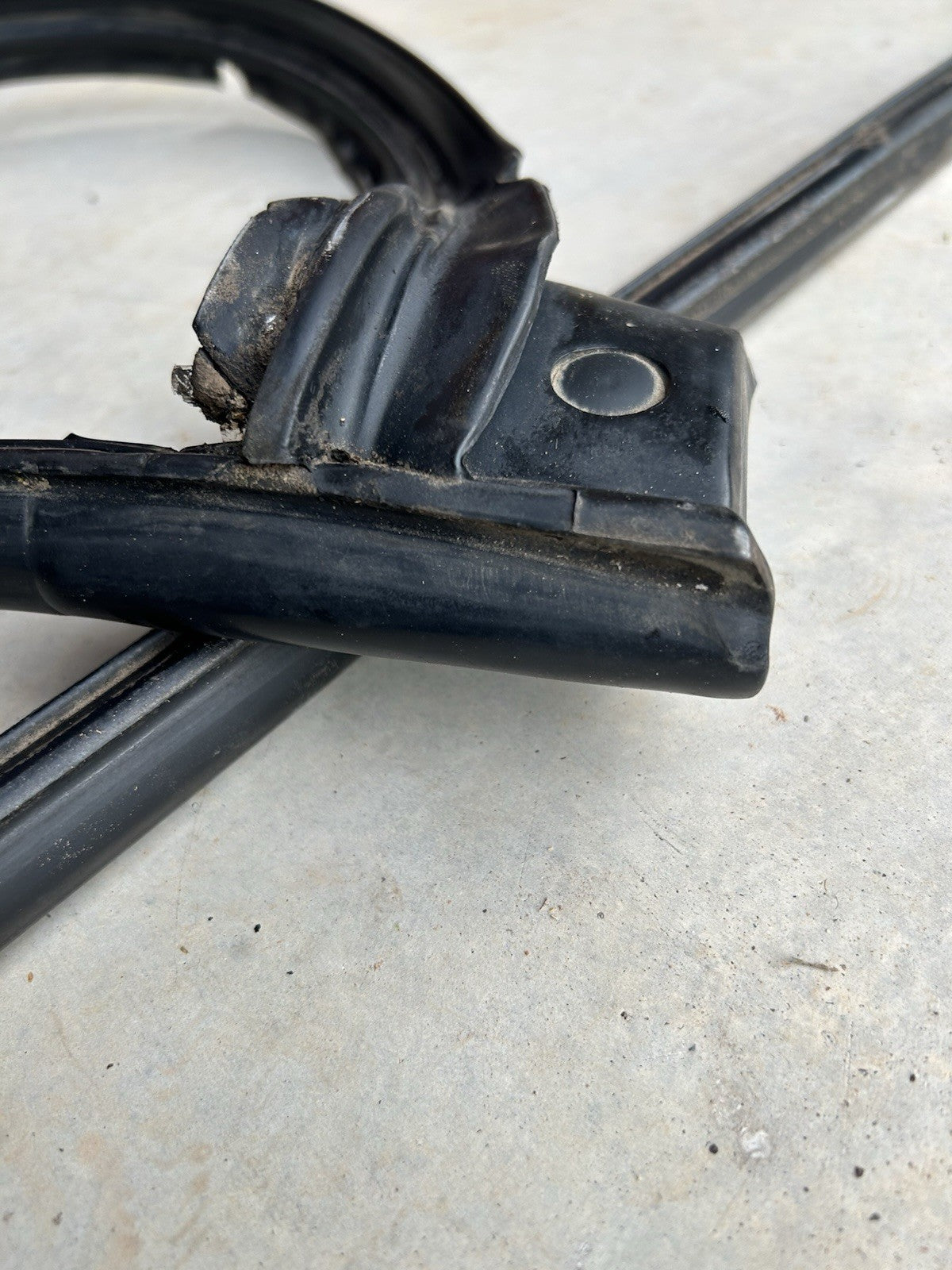 1991-1994 Nissan 240SX Convertible VERT OEM Rubber Weatherstrip Top To Roof Seal
